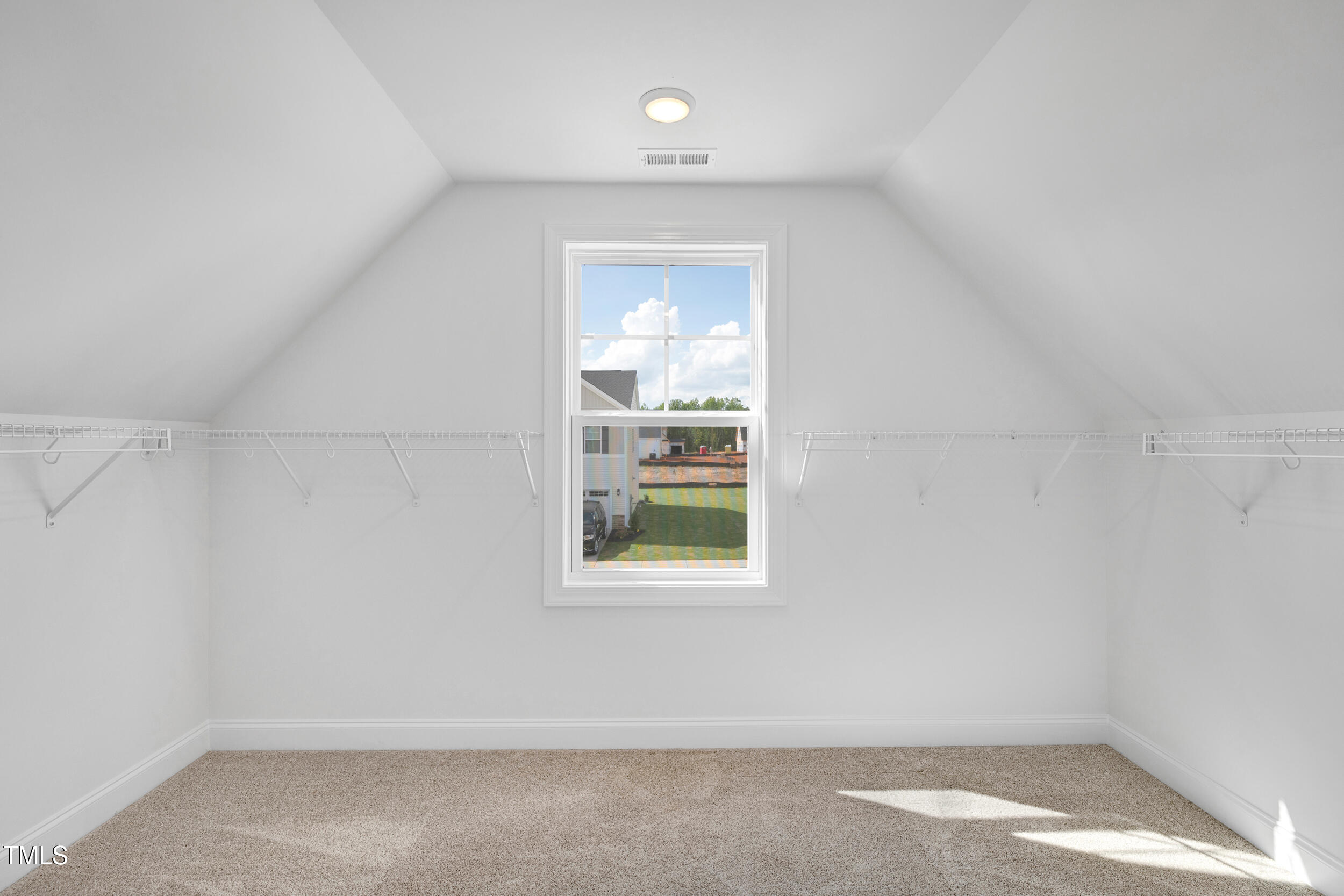 467 Ravensworth Drive Property Photo 28