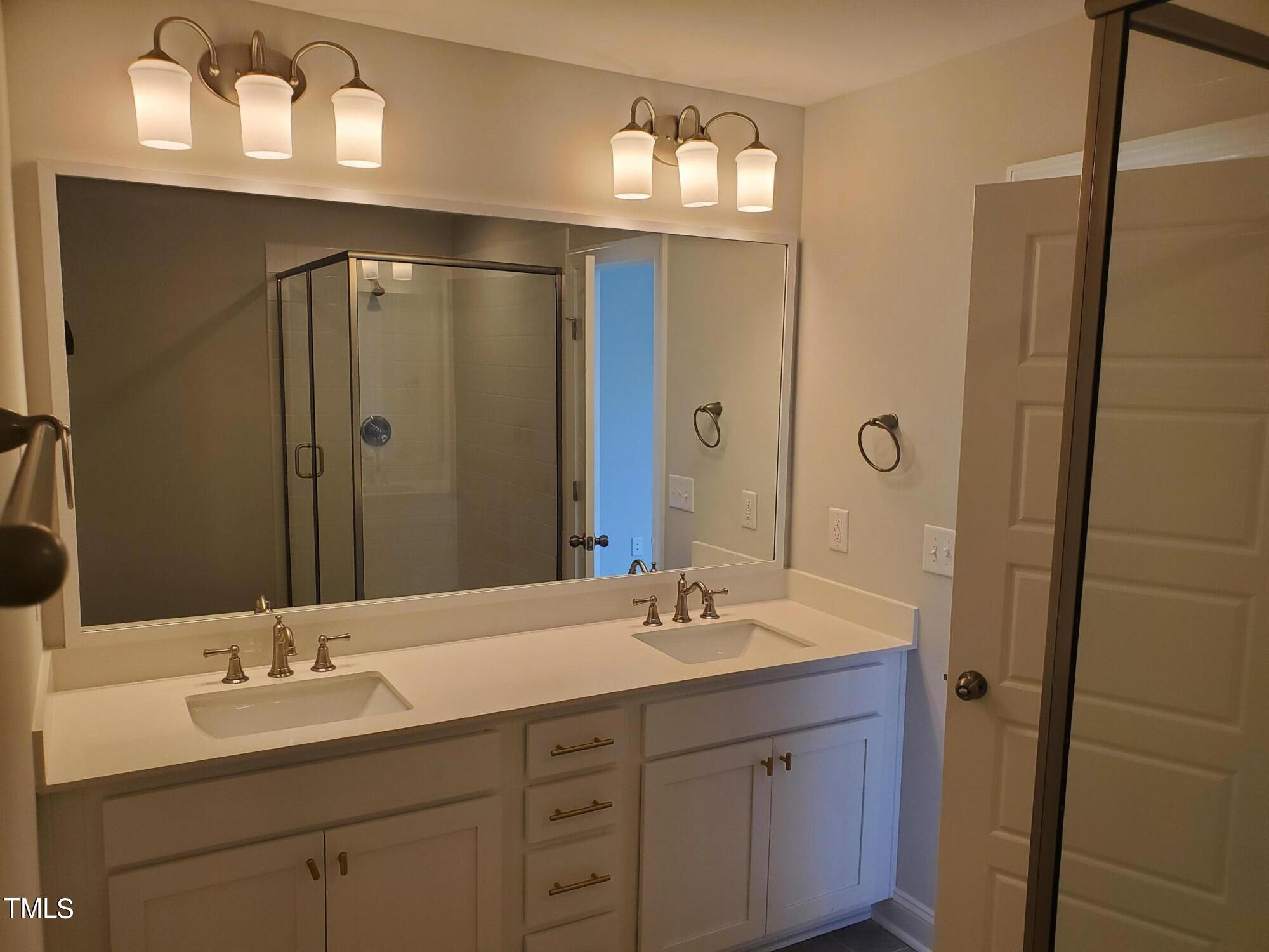 308 Whispering Way Property Photo 8