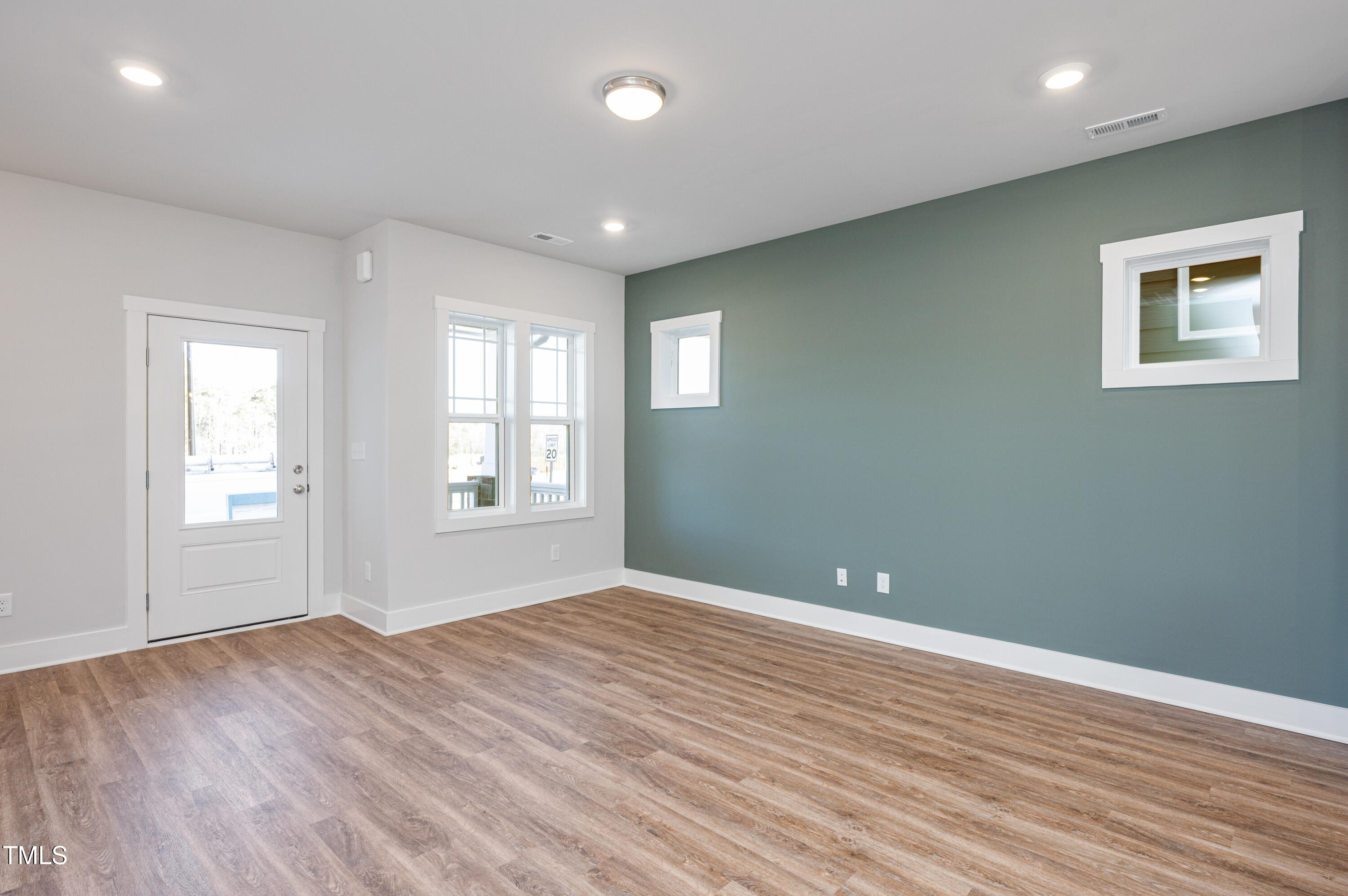 144 Weavers Grove Drive Property Photo 4