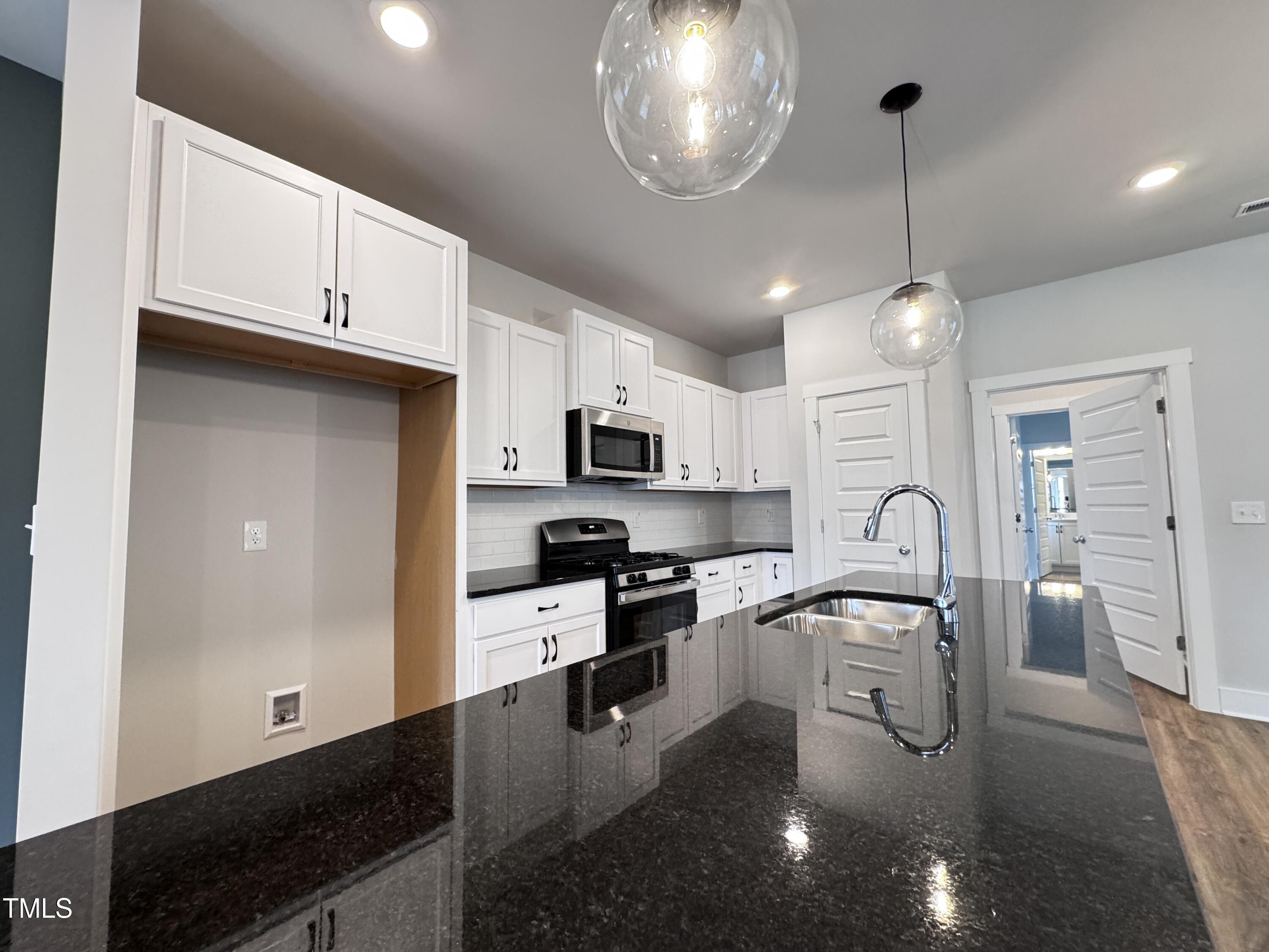 144 Weavers Grove Drive Property Photo 11