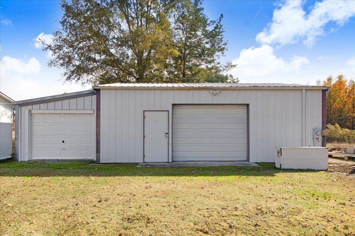 1117 W Market Street Property Photo 13