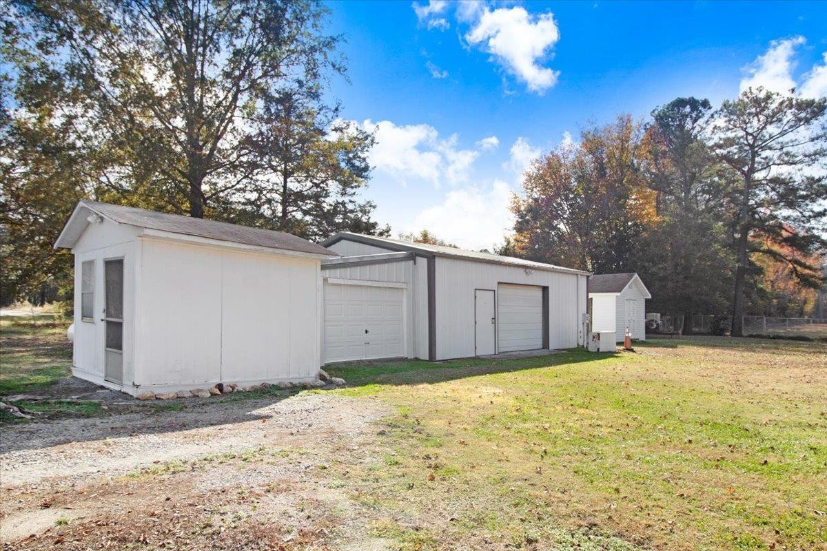 1117 W Market Street Property Photo 14