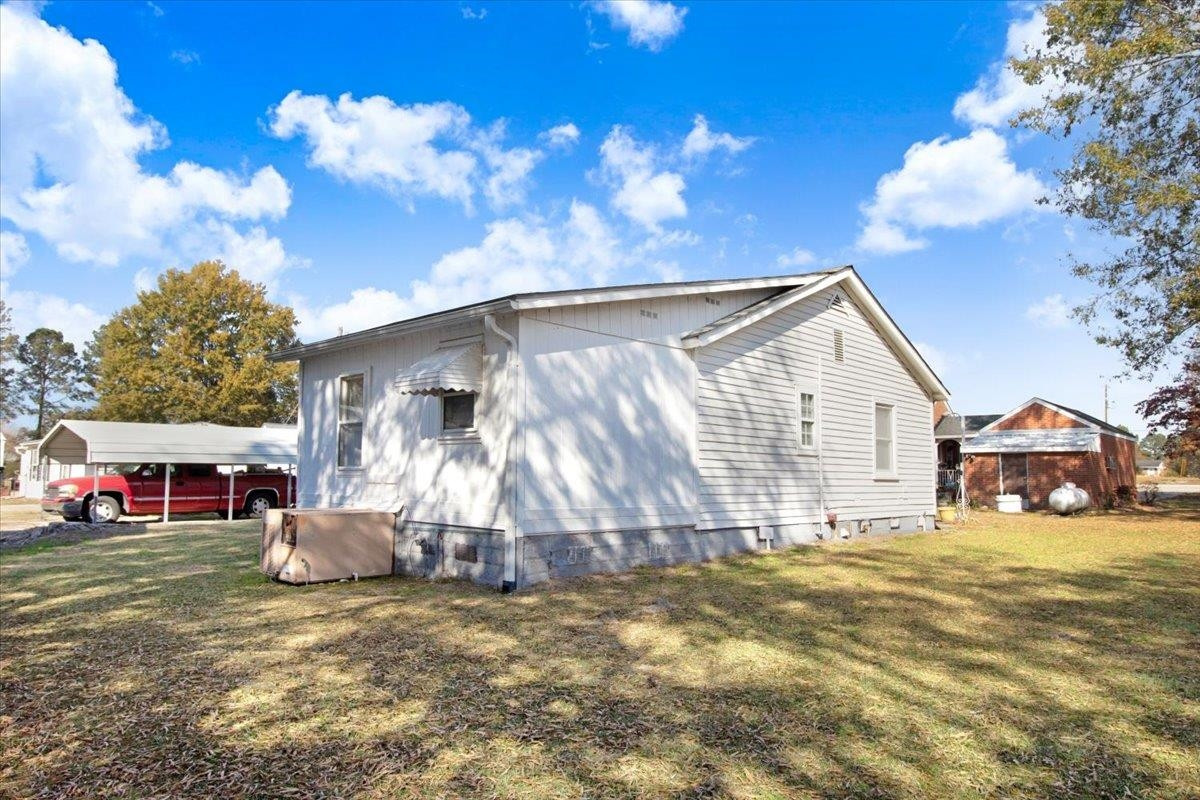 1117 W Market Street Property Photo 23