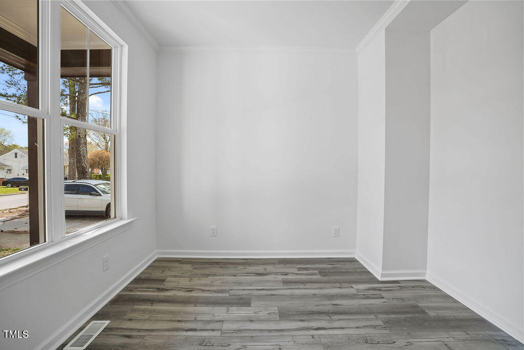 112 1st Street Property Photo 6