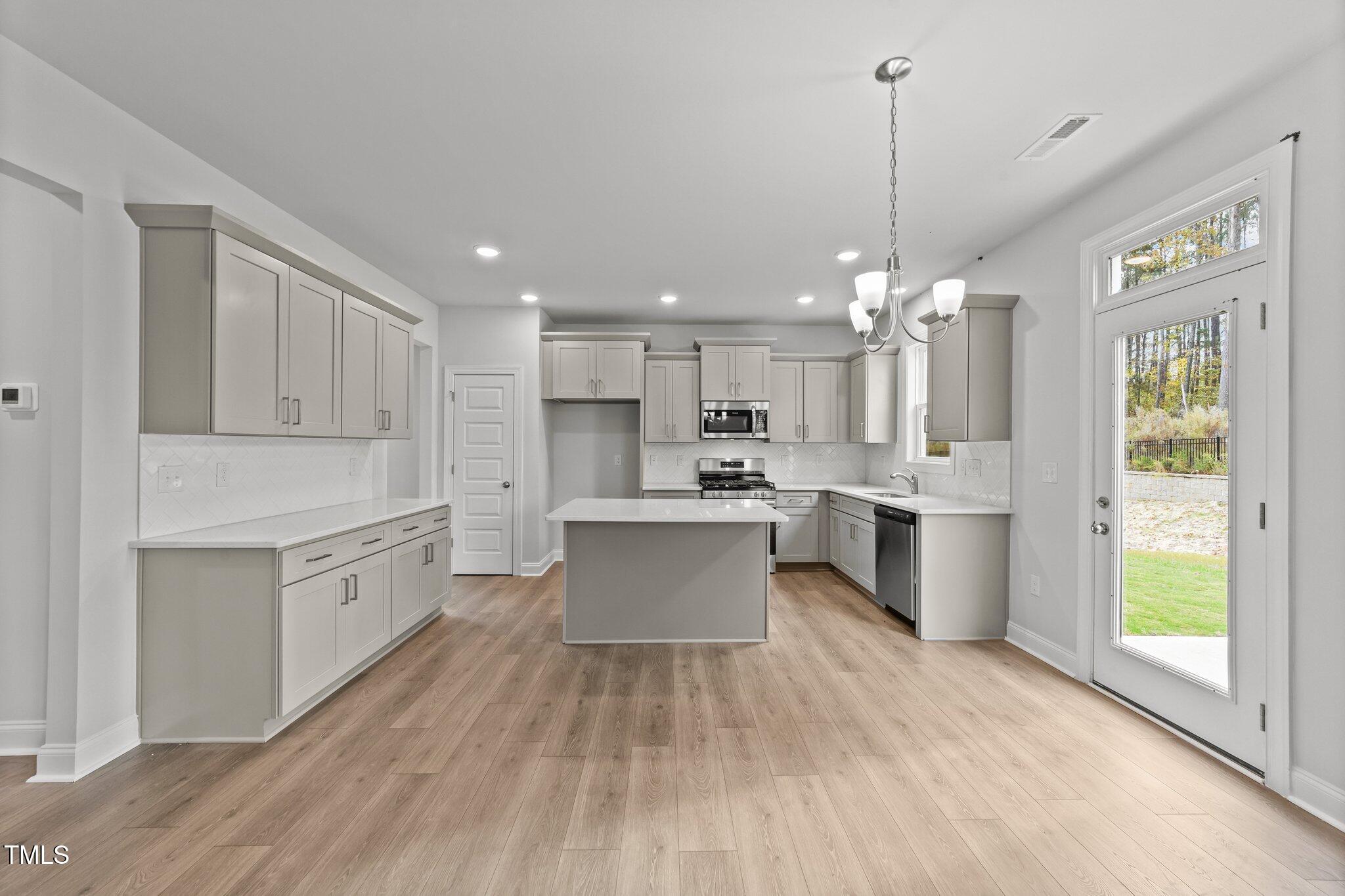 529 Ravensworth Drive Property Photo 12