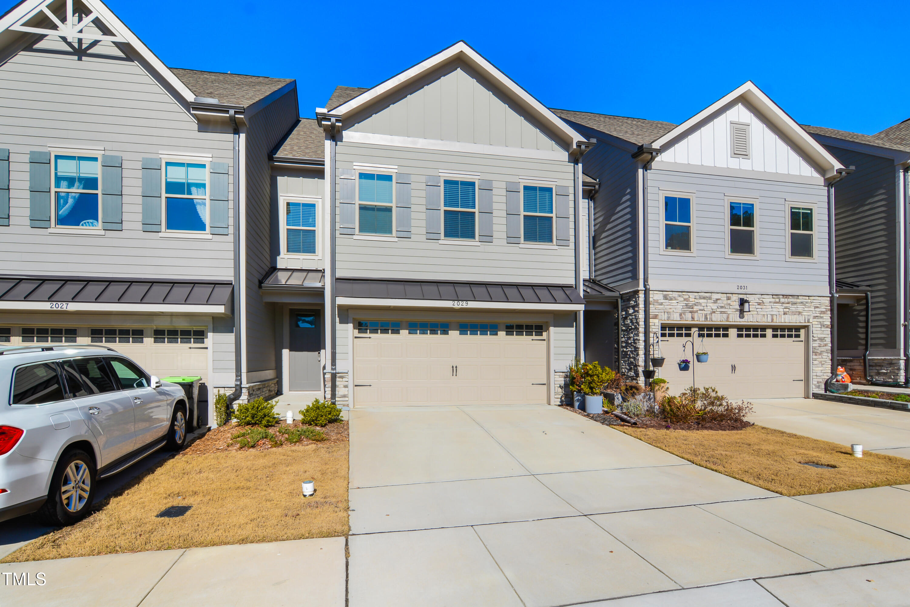 2029 Maggie Valley Drive Property Photo 1
