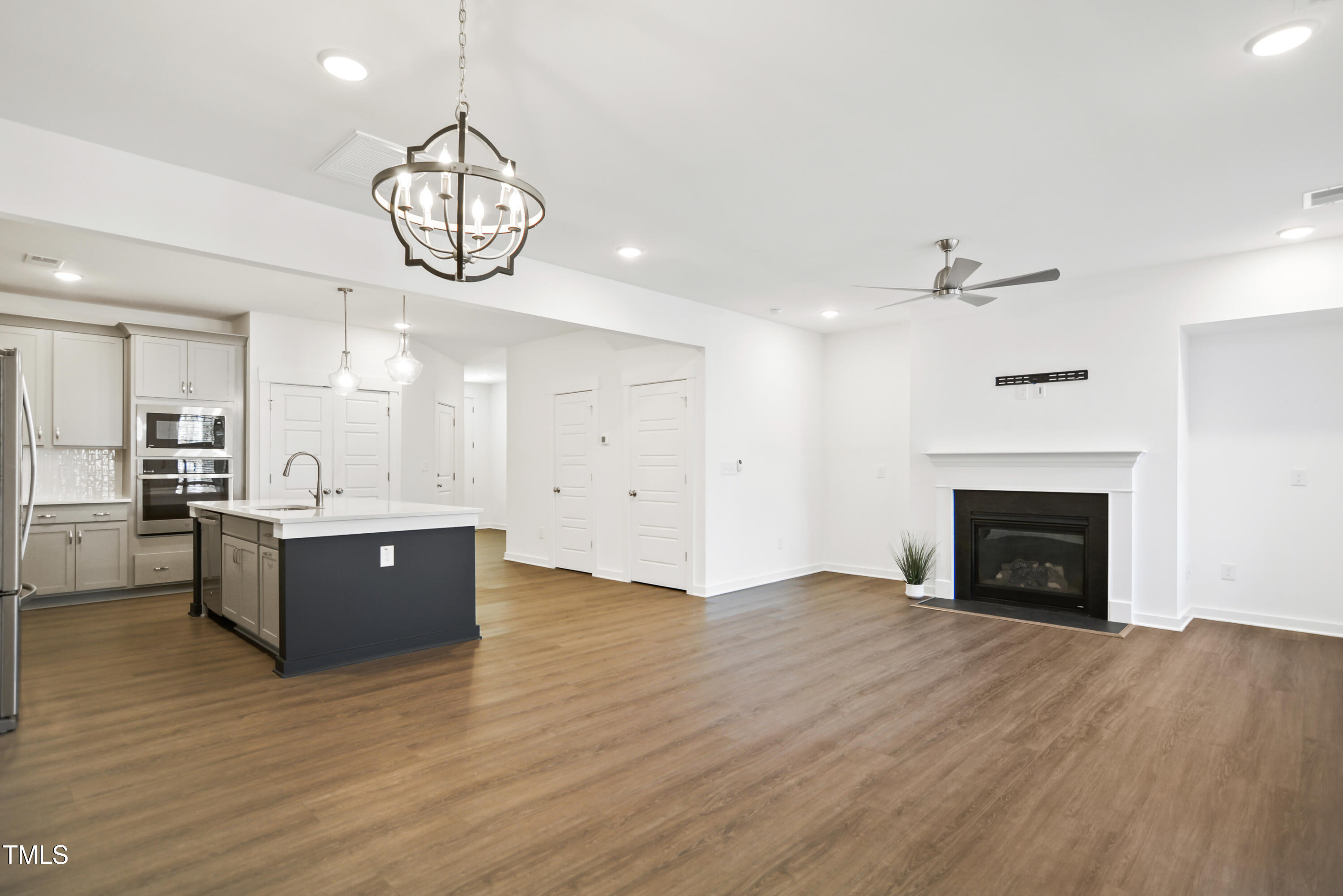 2029 Maggie Valley Drive Property Photo 4