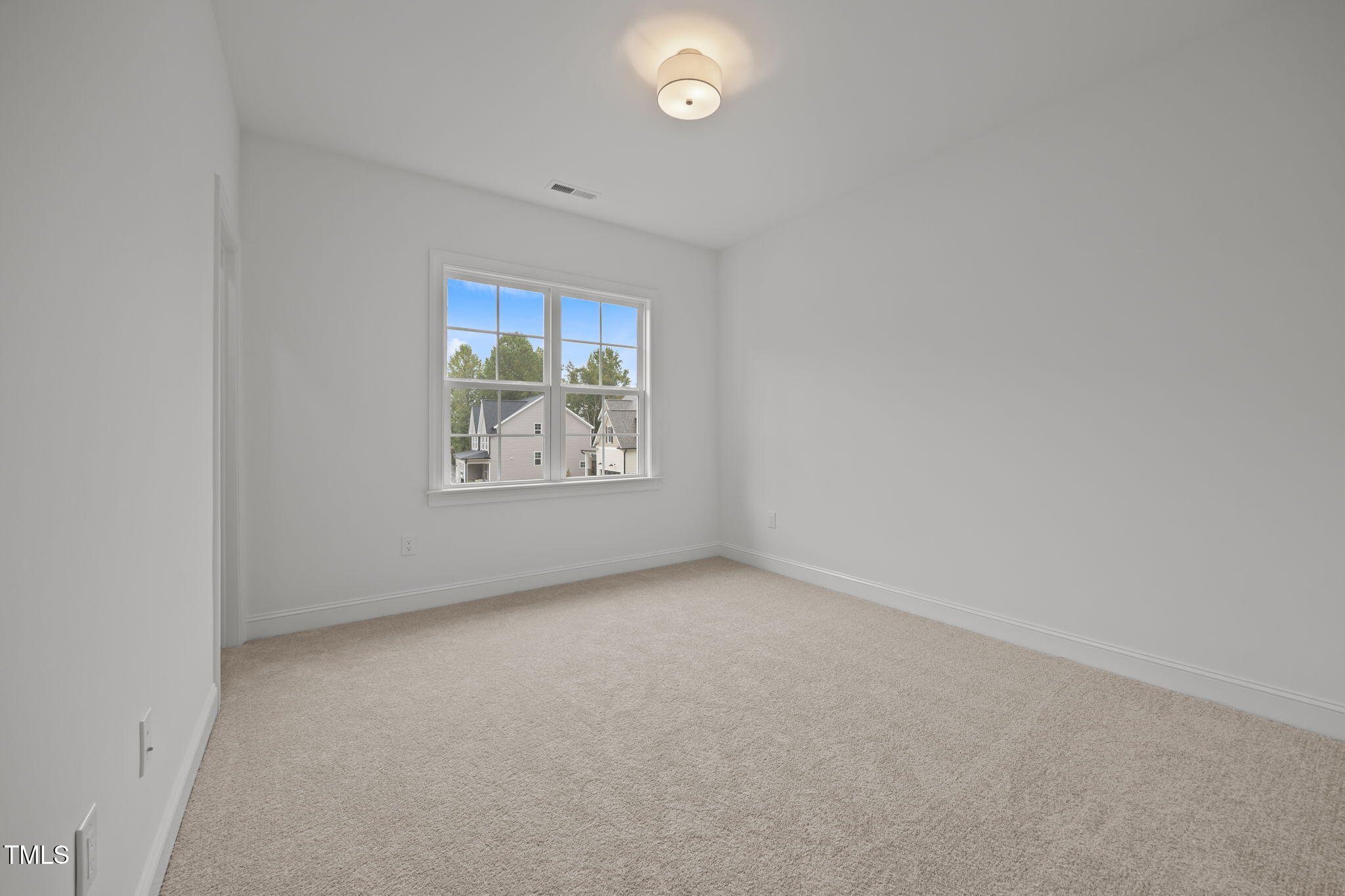 2628 Silver Gate Court Property Photo 25