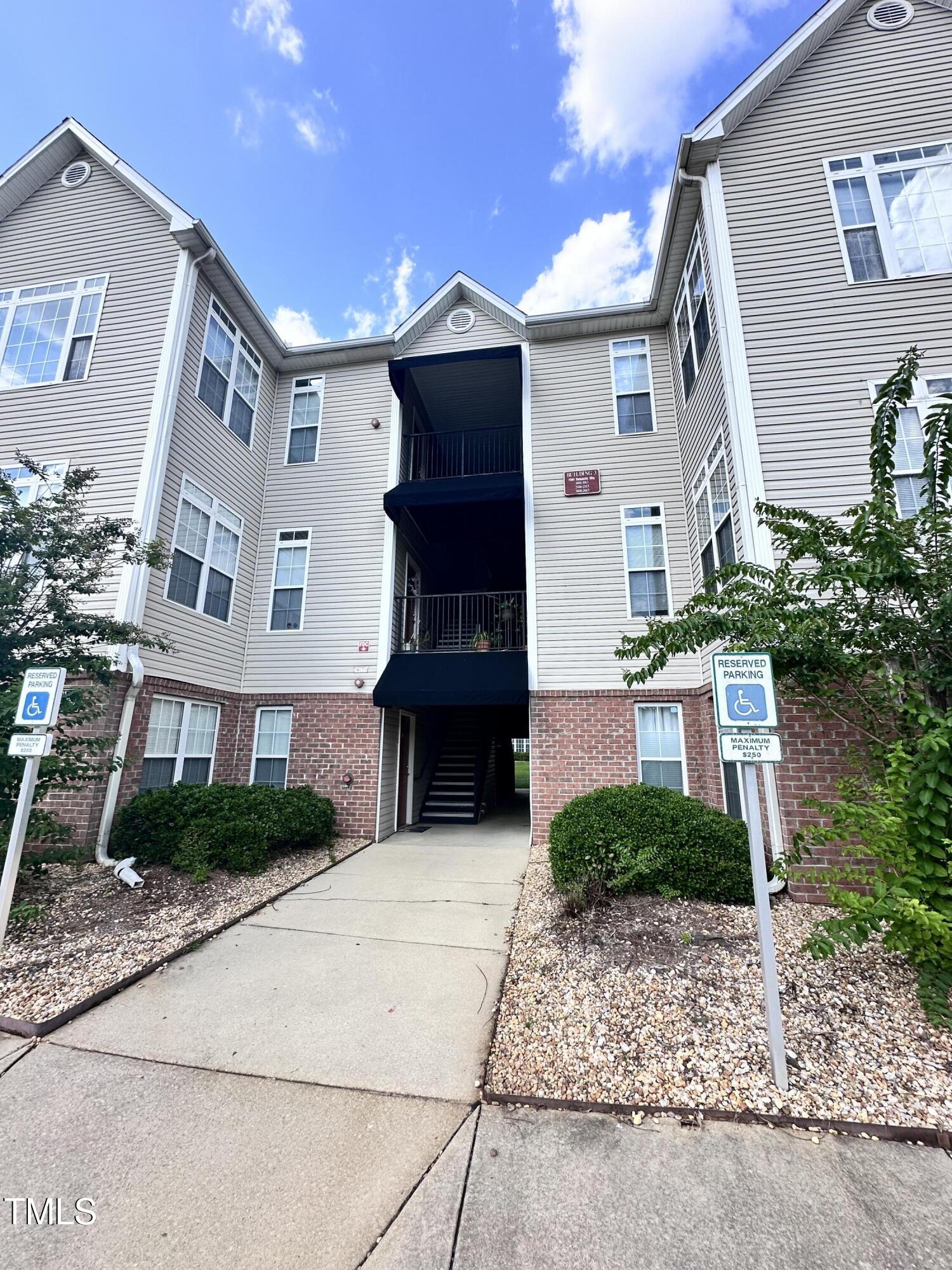 2501 Vancastle Way # 302 Property Photo 1