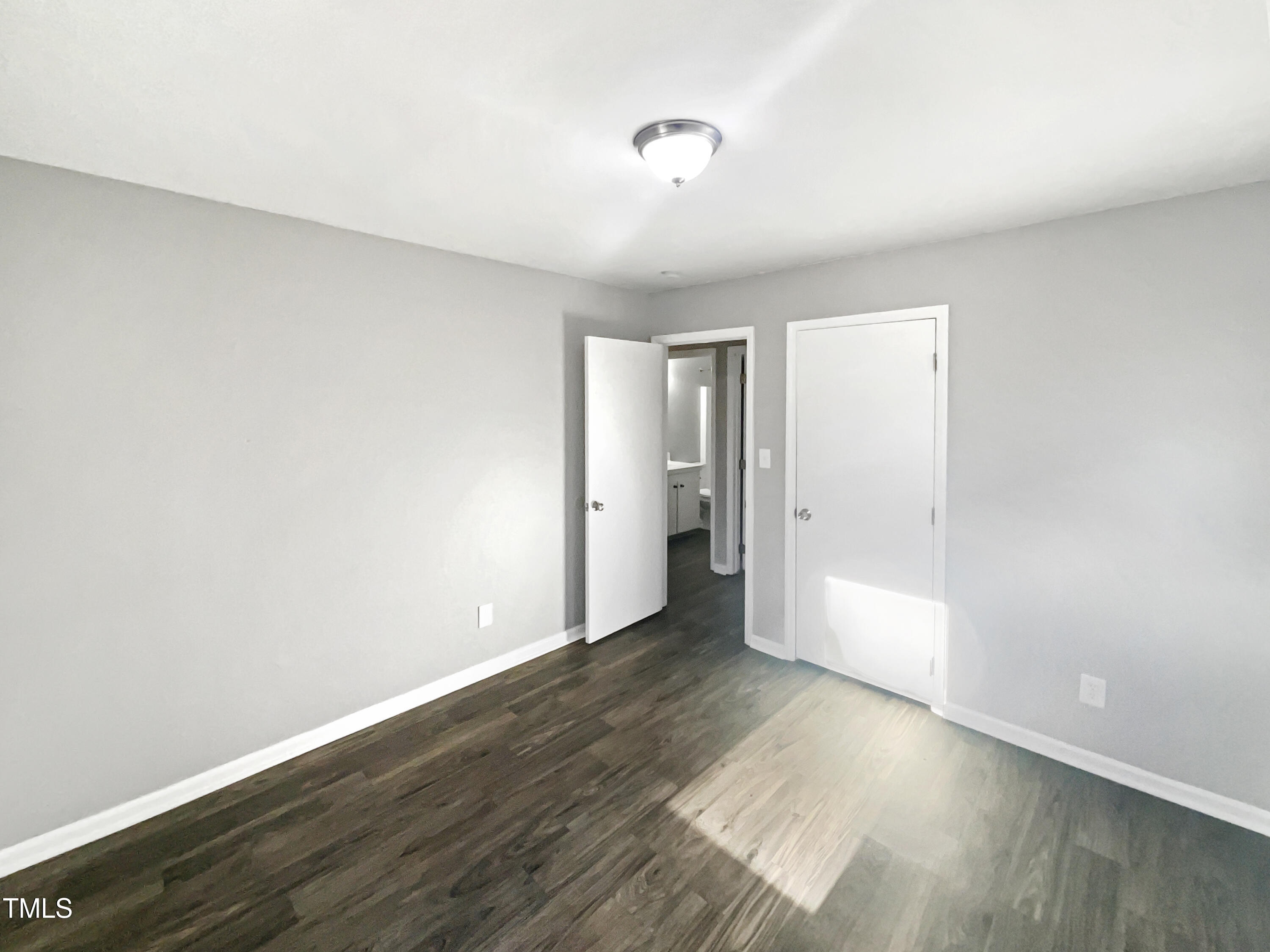 708 N Allen Road Property Photo 5