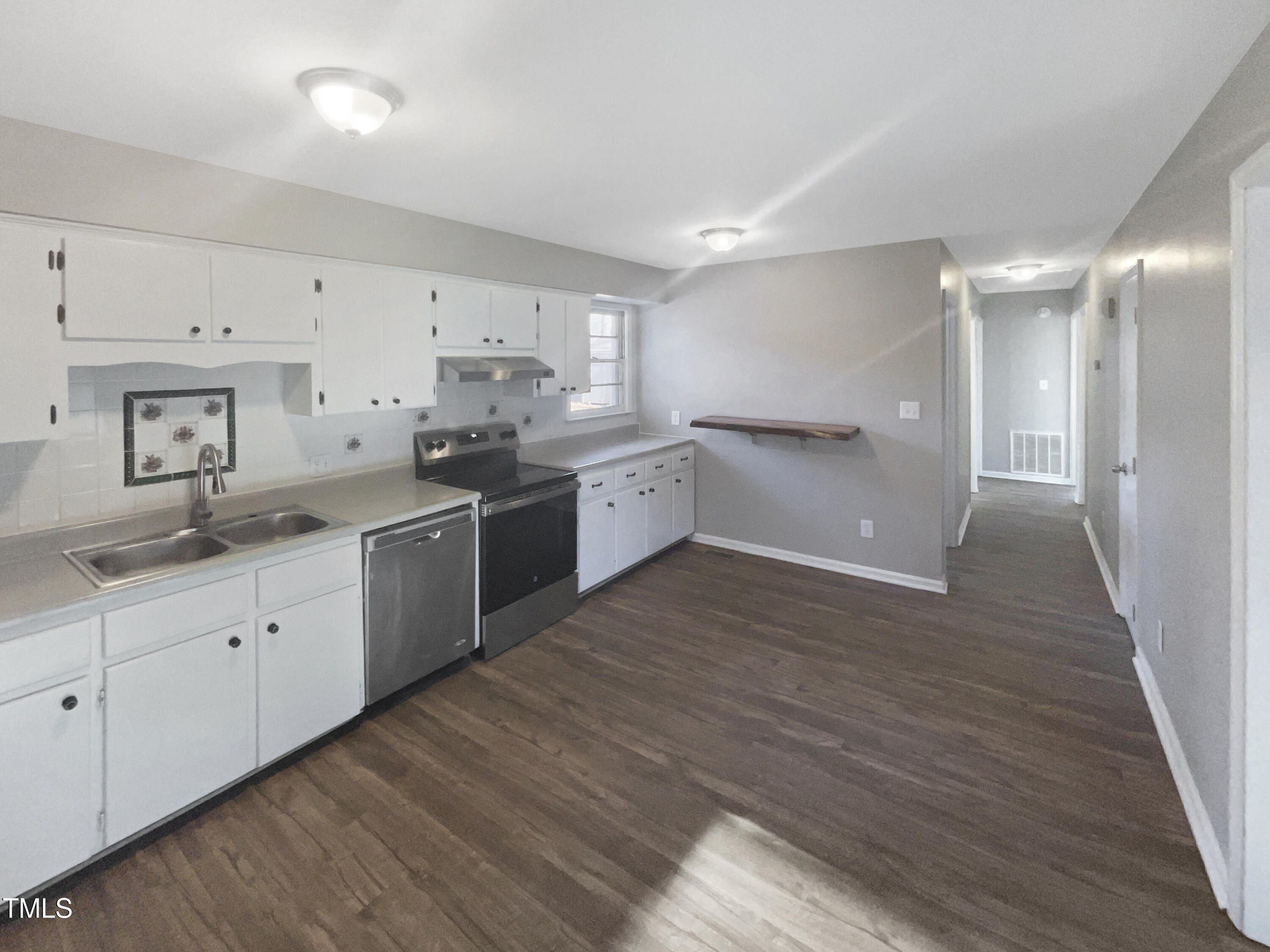 708 N Allen Road Property Photo 10