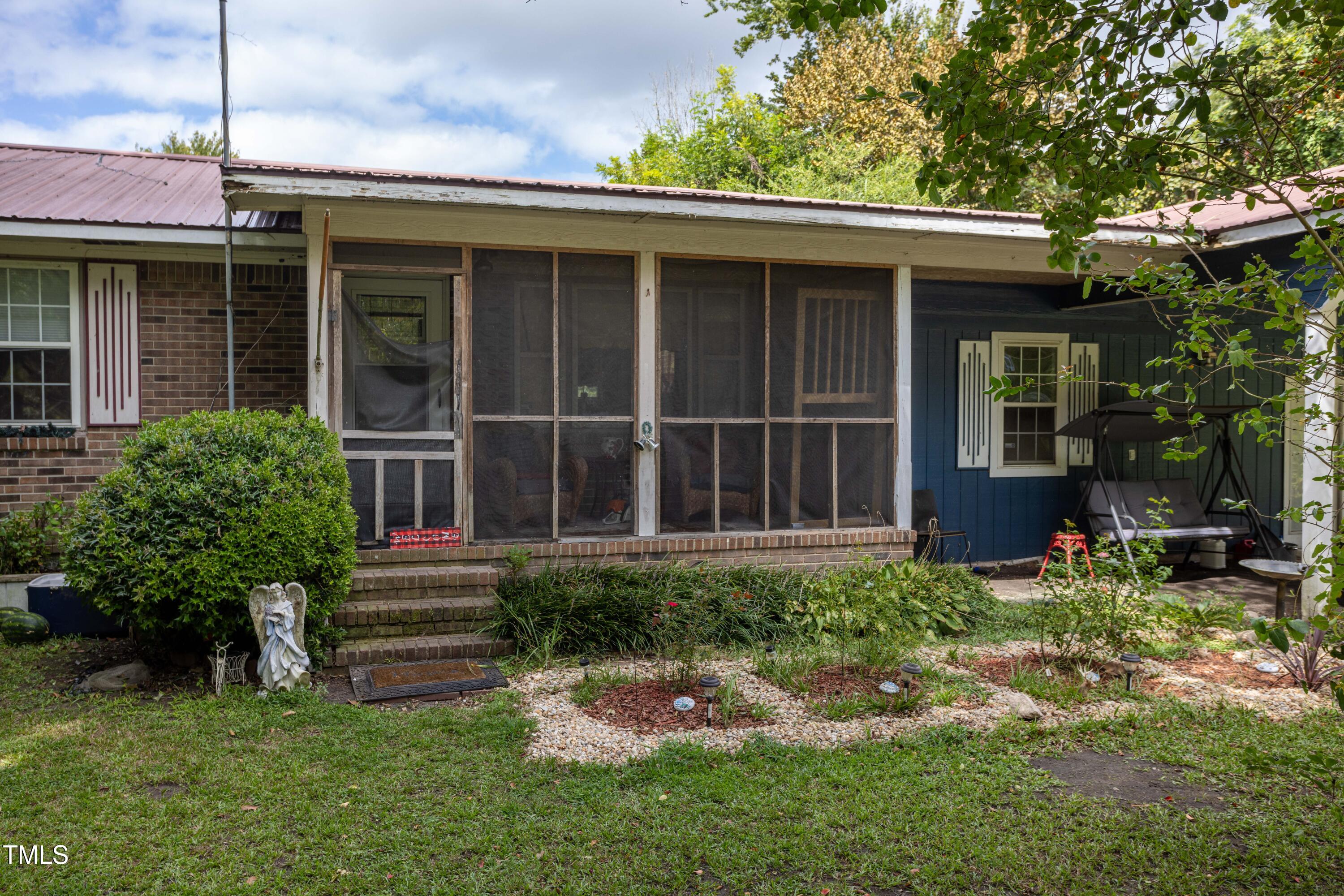 5335 Piney Woods Road Property Photo
