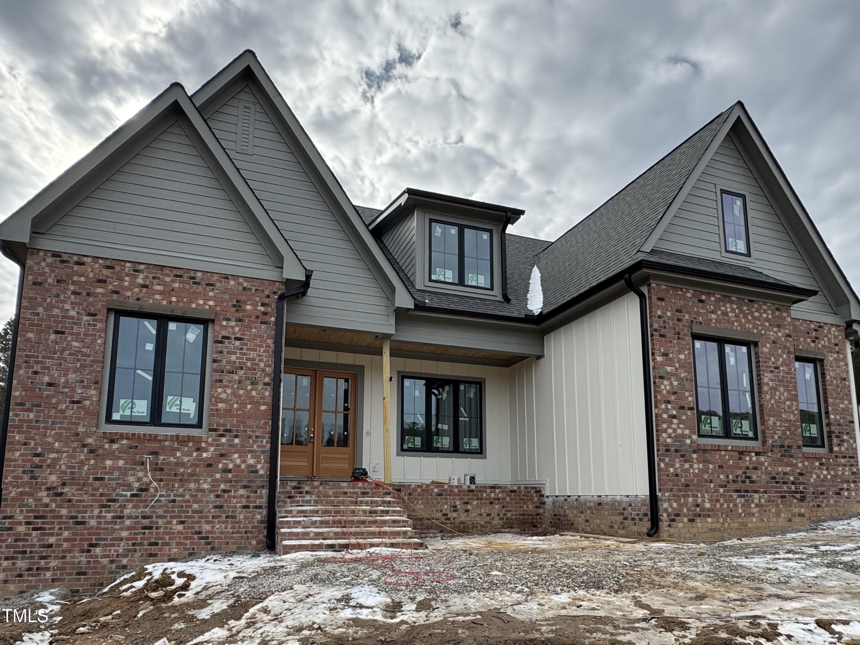 Aubrie Place Real Estate Listings Main Image