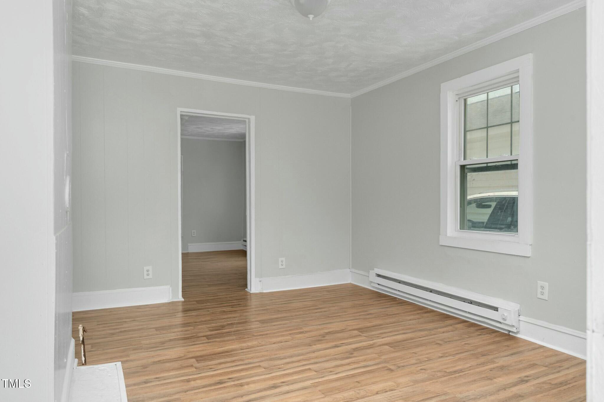 810 E Grand Avenue Property Photo 16