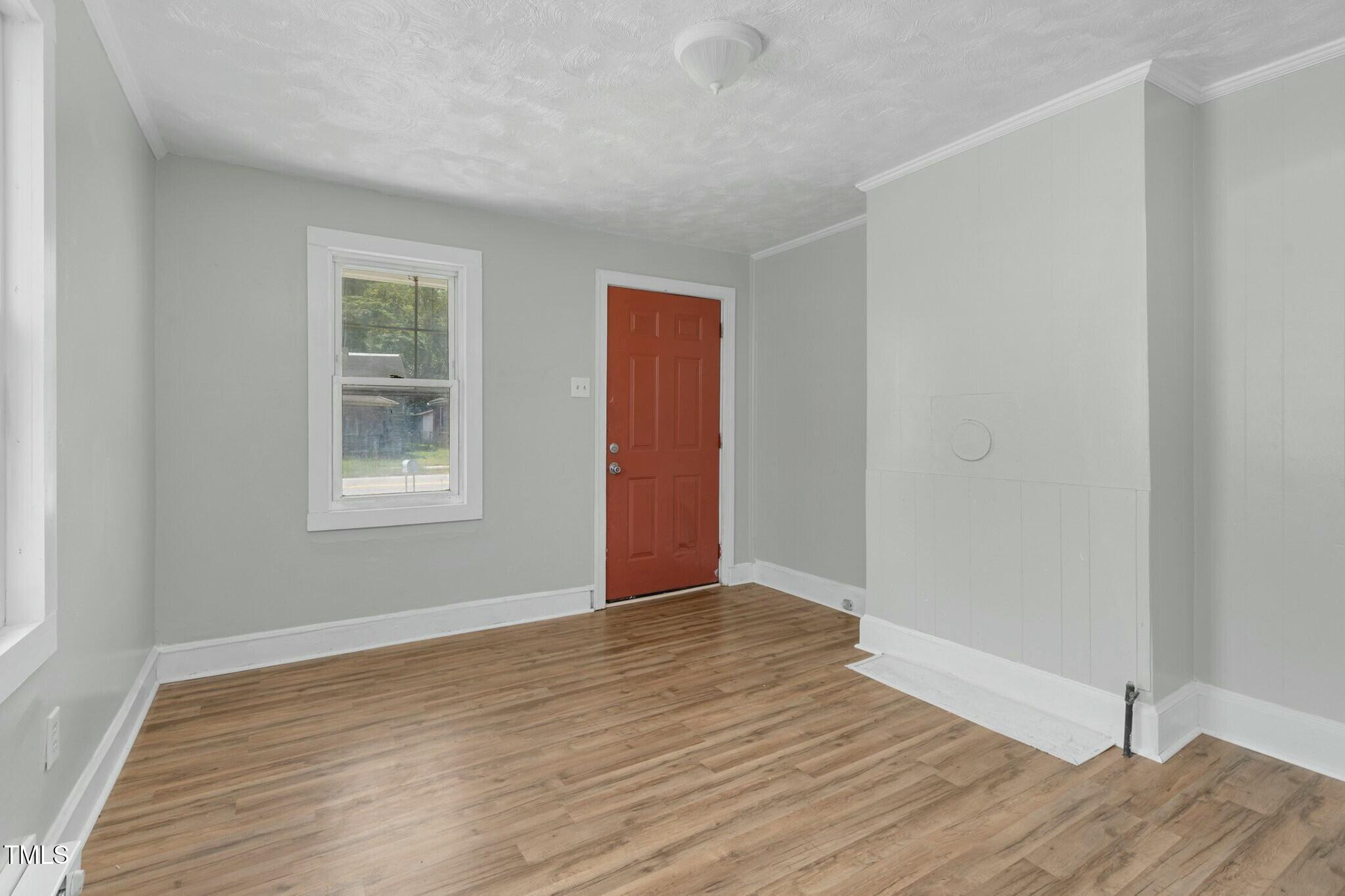 810 E Grand Avenue Property Photo 17