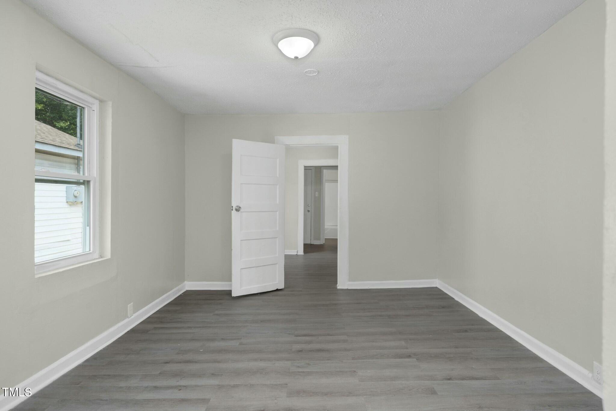 810 E Grand Avenue Property Photo 29