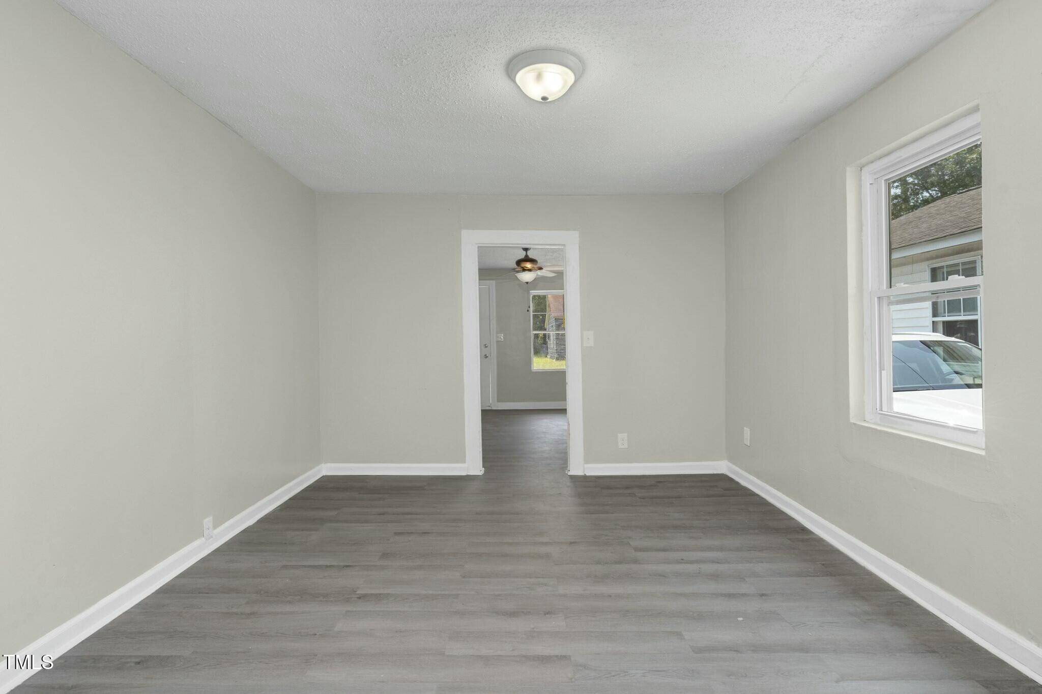 810 E Grand Avenue Property Photo 30