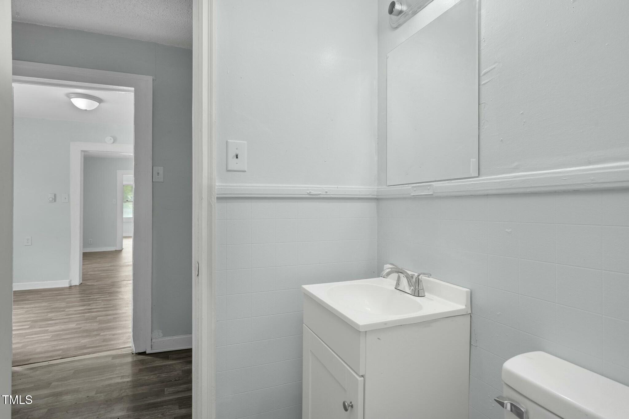 810 E Grand Avenue Property Photo 50