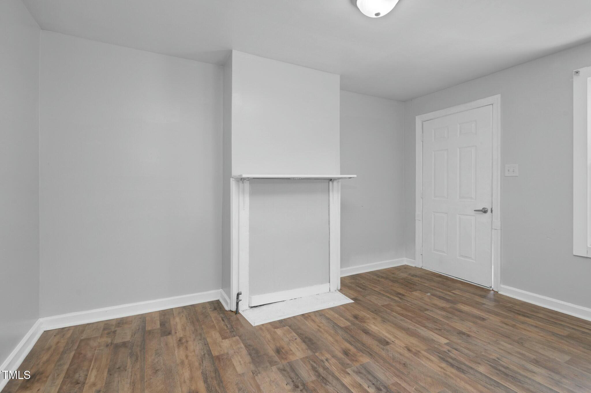 810 E Grand Avenue Property Photo 53