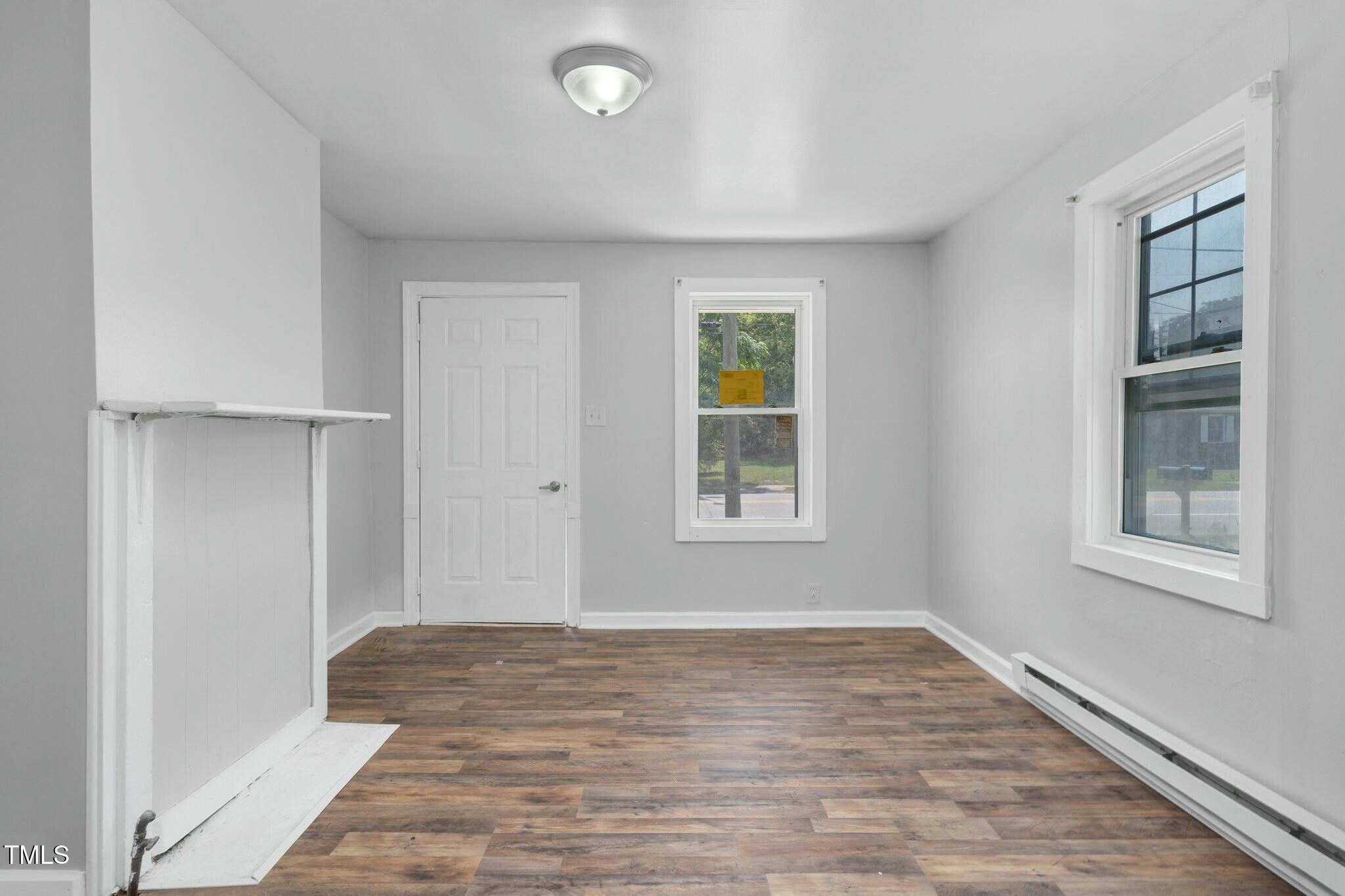 810 E Grand Avenue Property Photo 55
