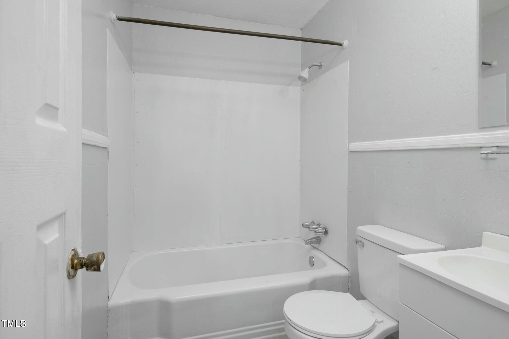810 E Grand Avenue Property Photo 61