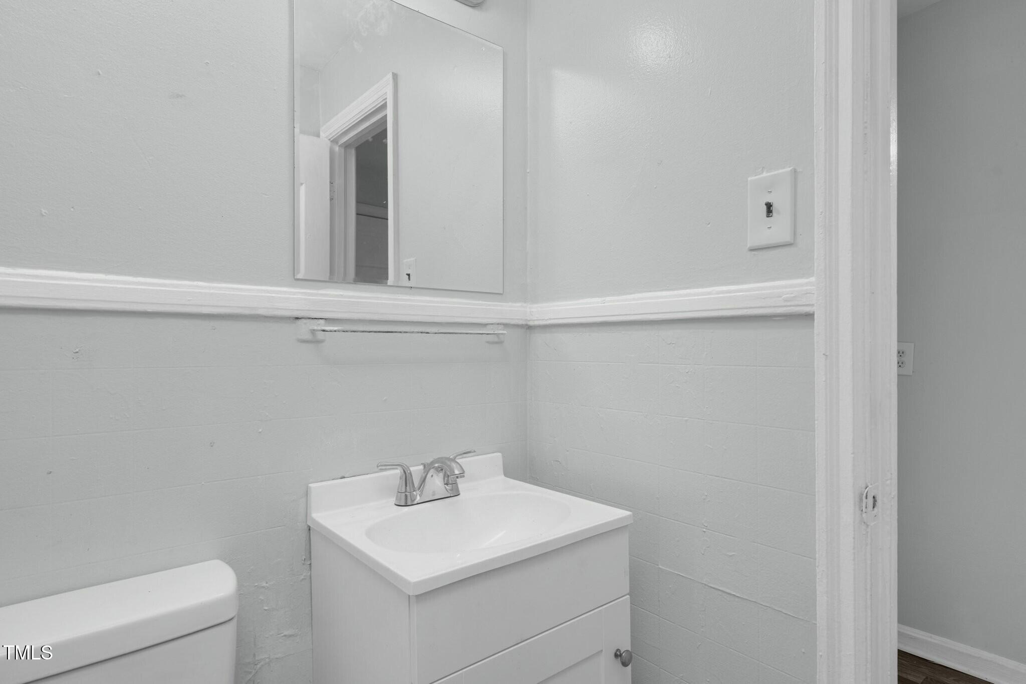 810 E Grand Avenue Property Photo 62
