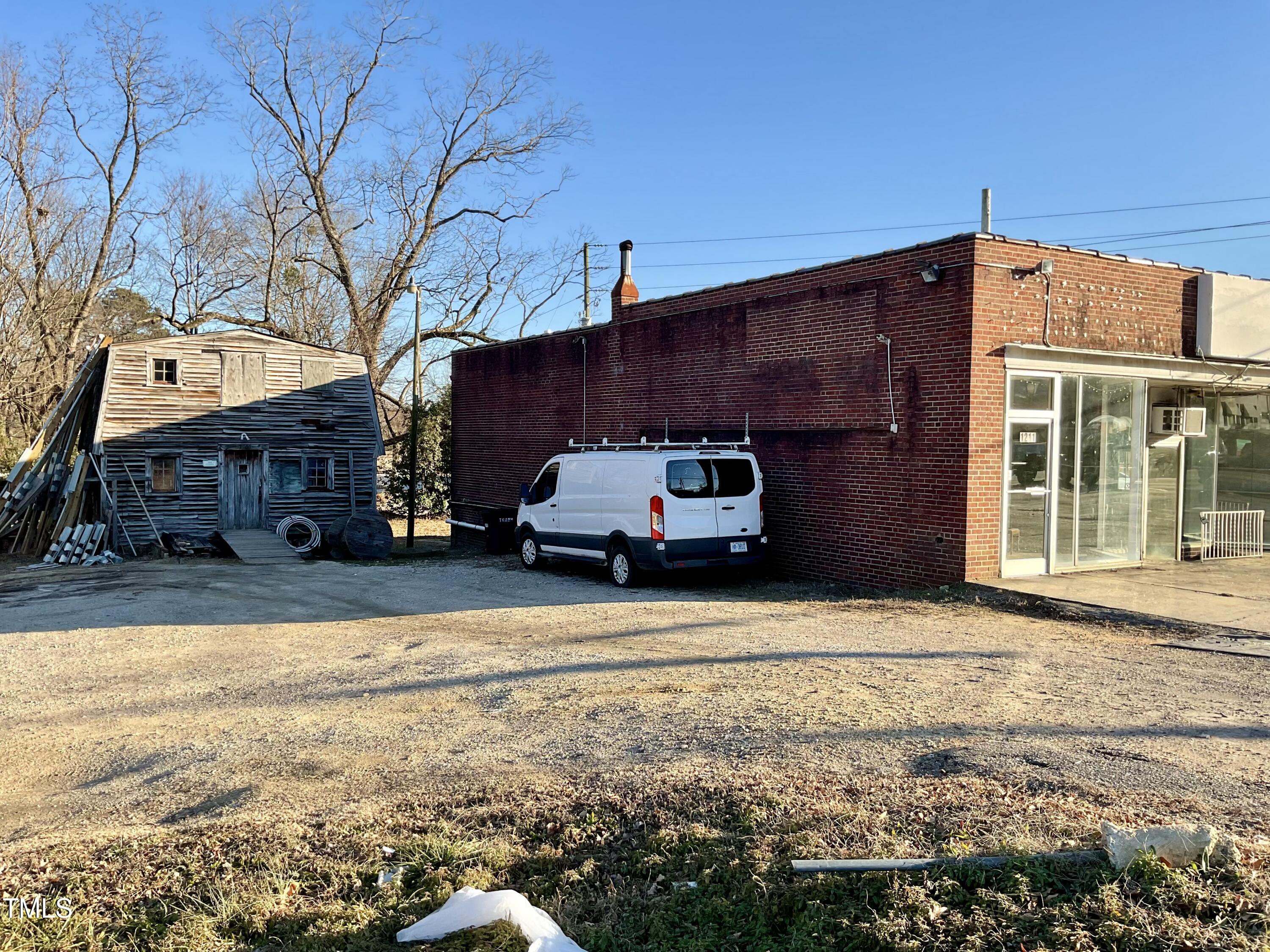 1209 S Main Street Property Photo 2