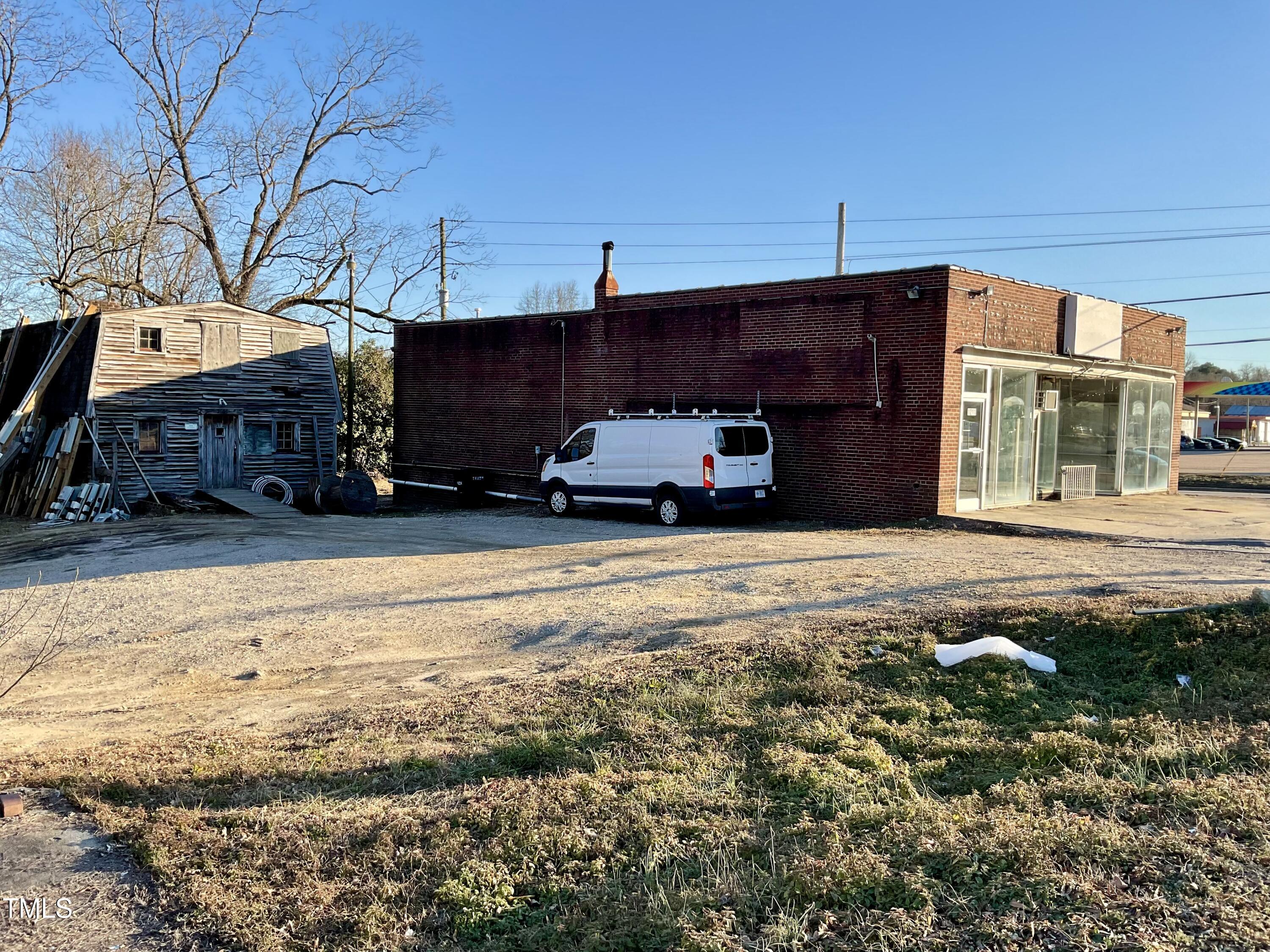 1209 S Main Street Property Photo 3