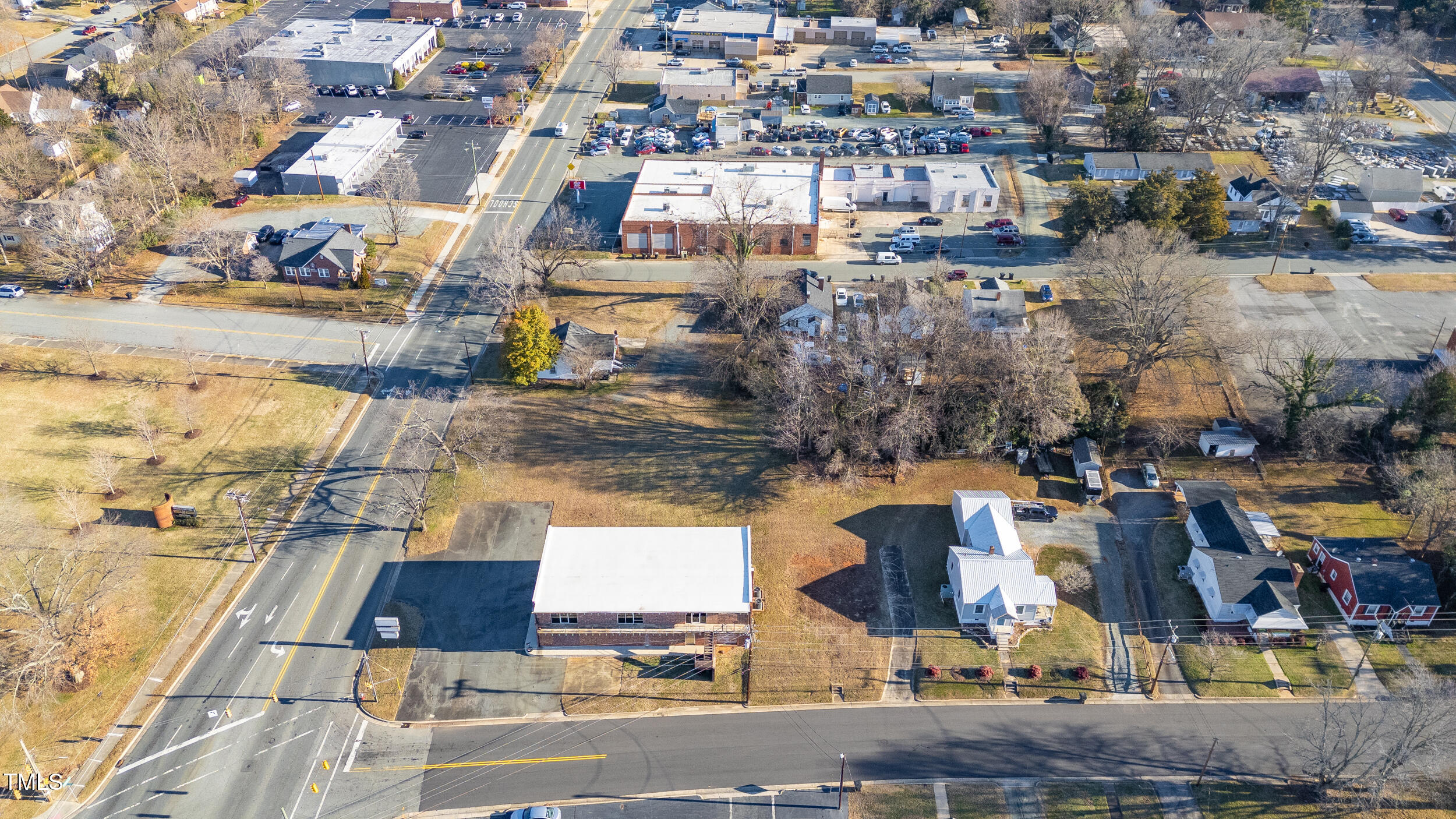 1326 S Church Street Property Photo 4