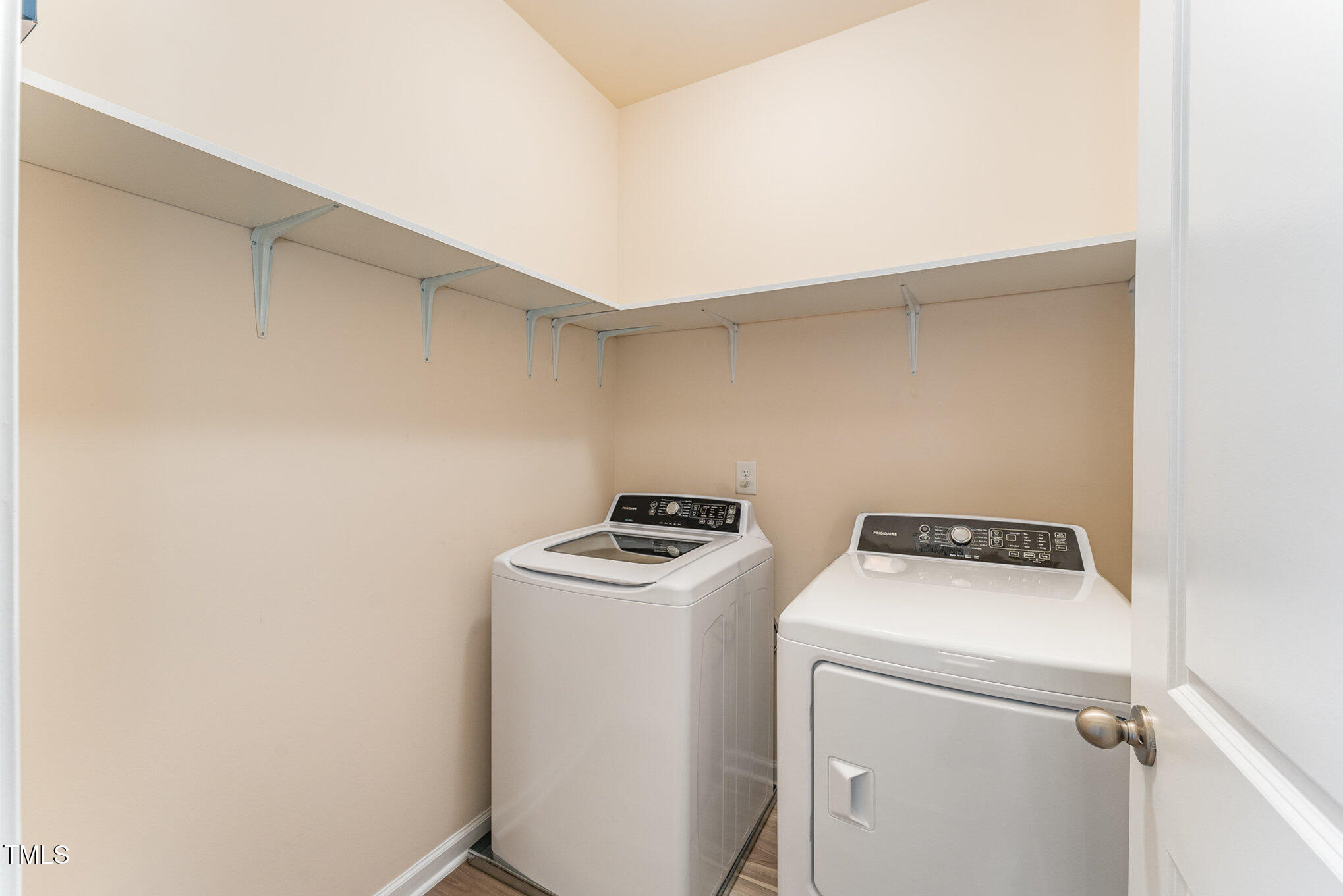 7205 Ladbrooke Street Property Photo 20