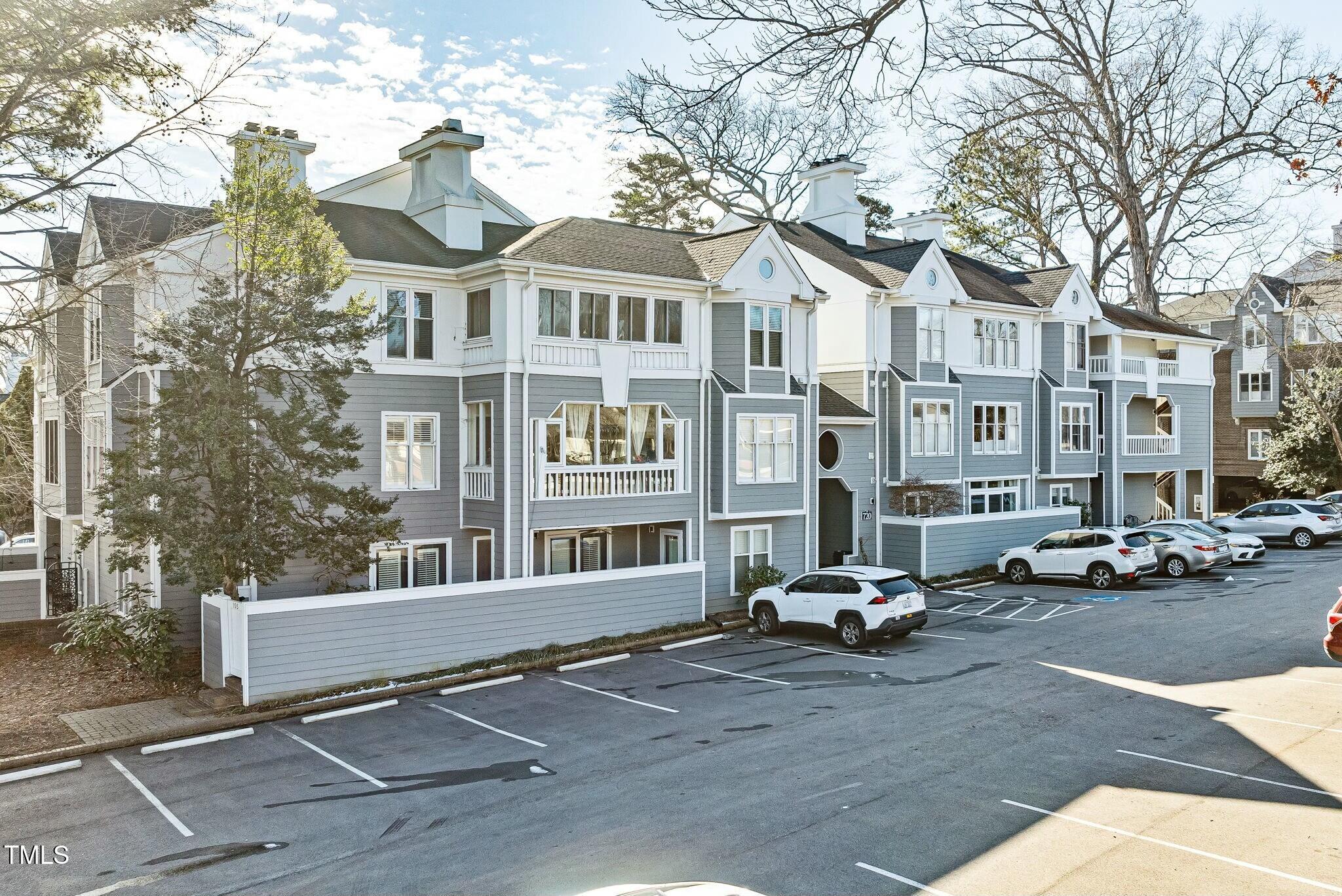 720 Bishops Park Drive # 305 Property Photo