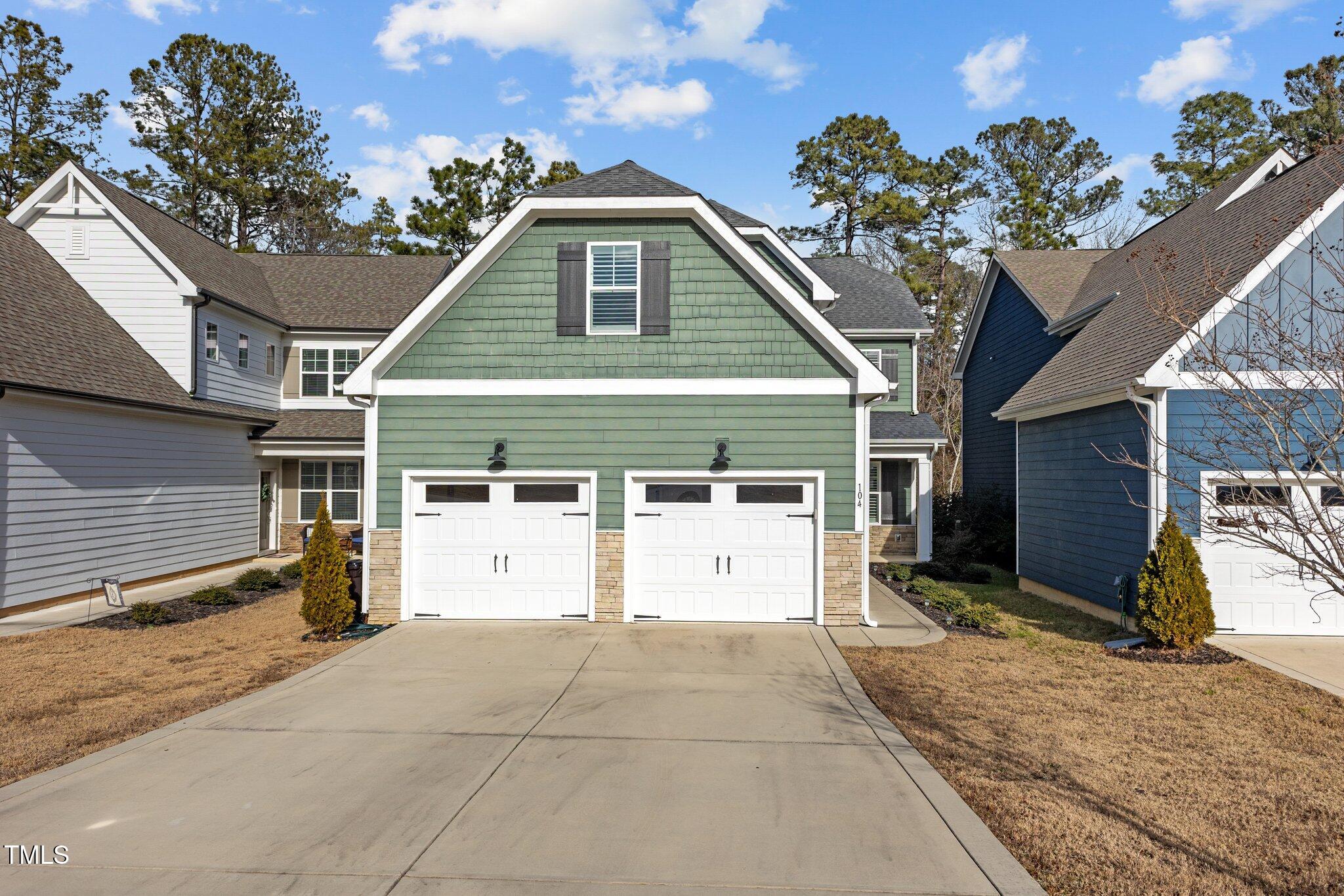 104 Spruce Hollow Circle Property Photo 1