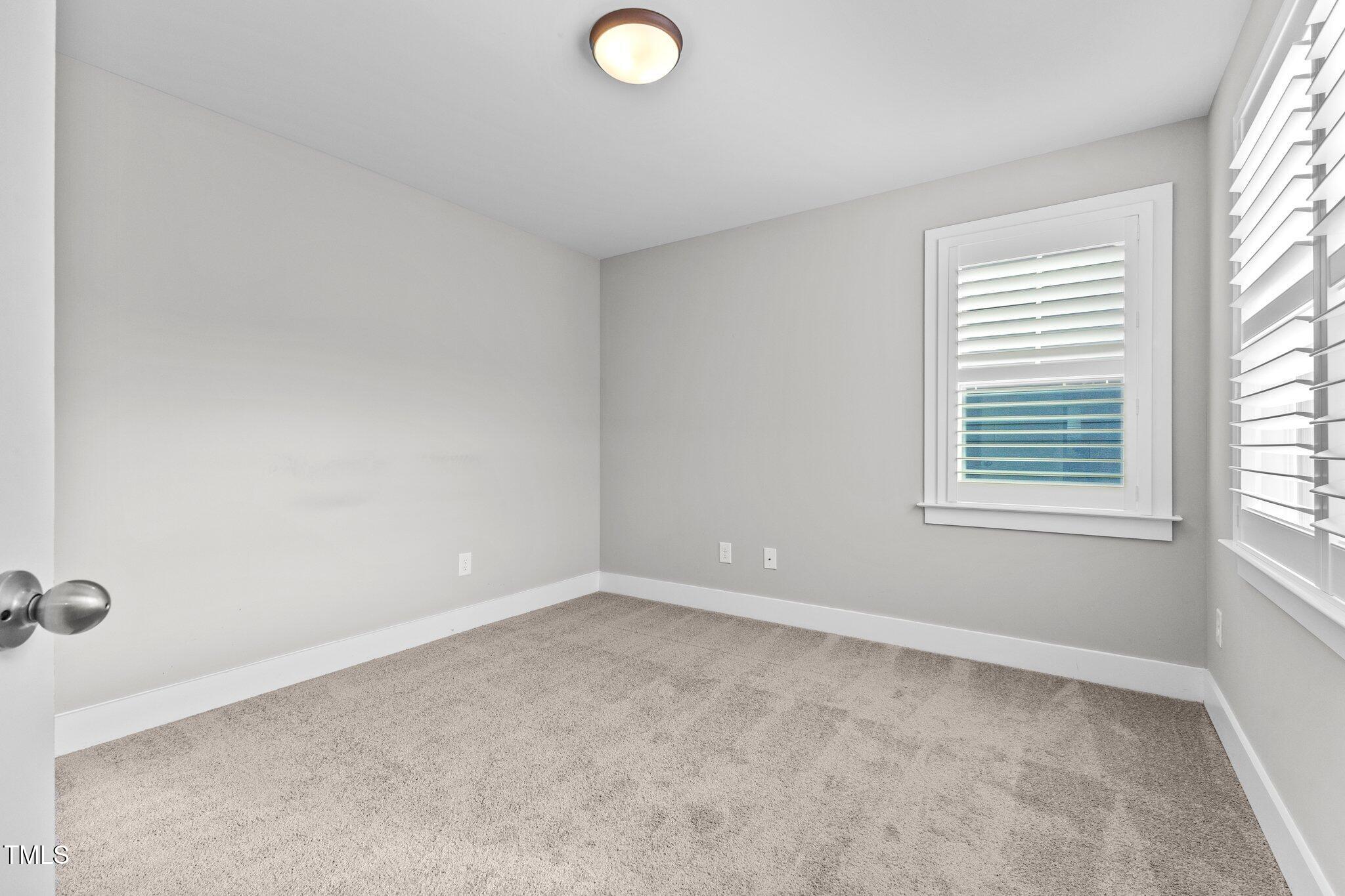 104 Spruce Hollow Circle Property Photo 4