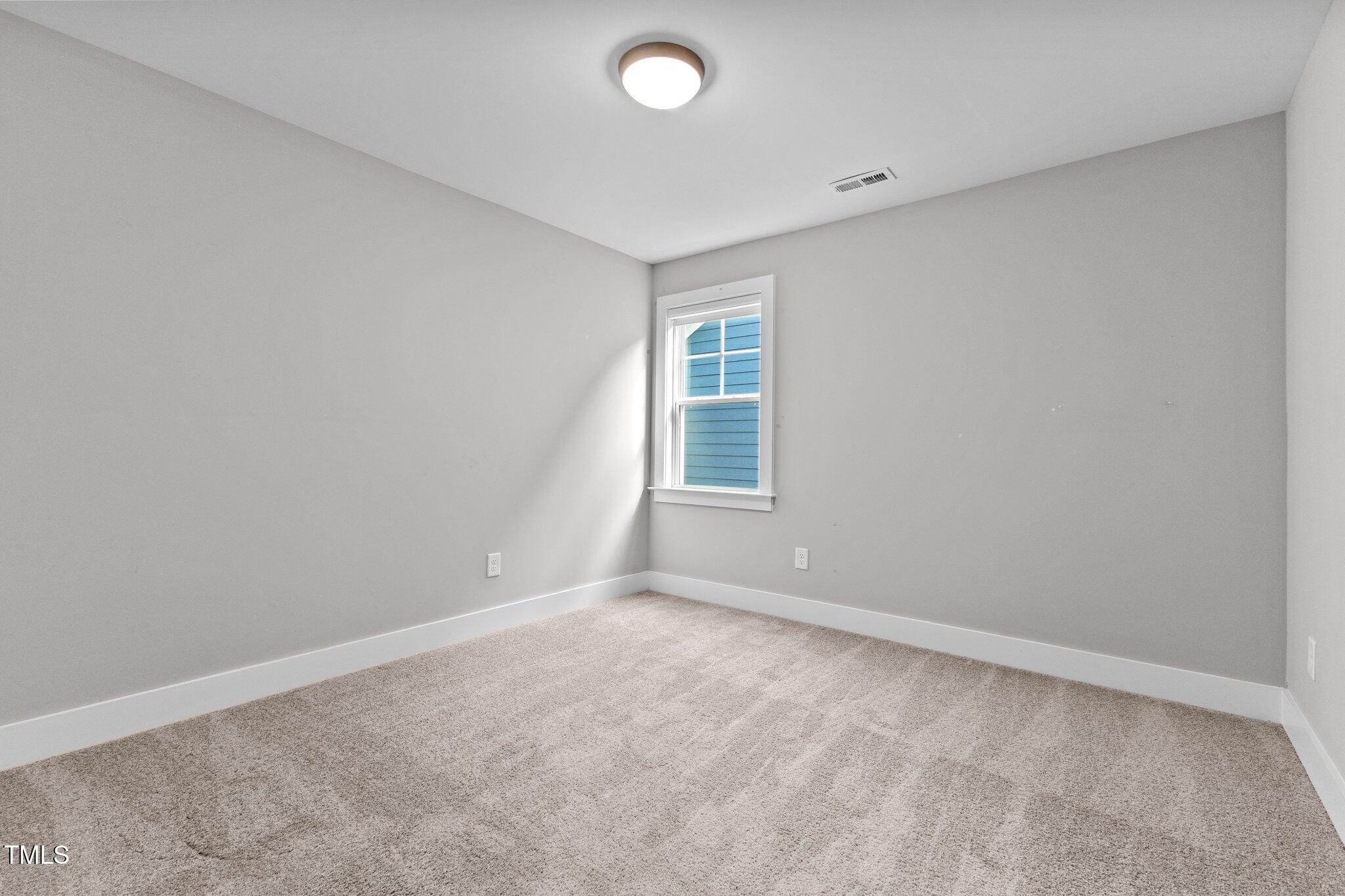 104 Spruce Hollow Circle Property Photo 6