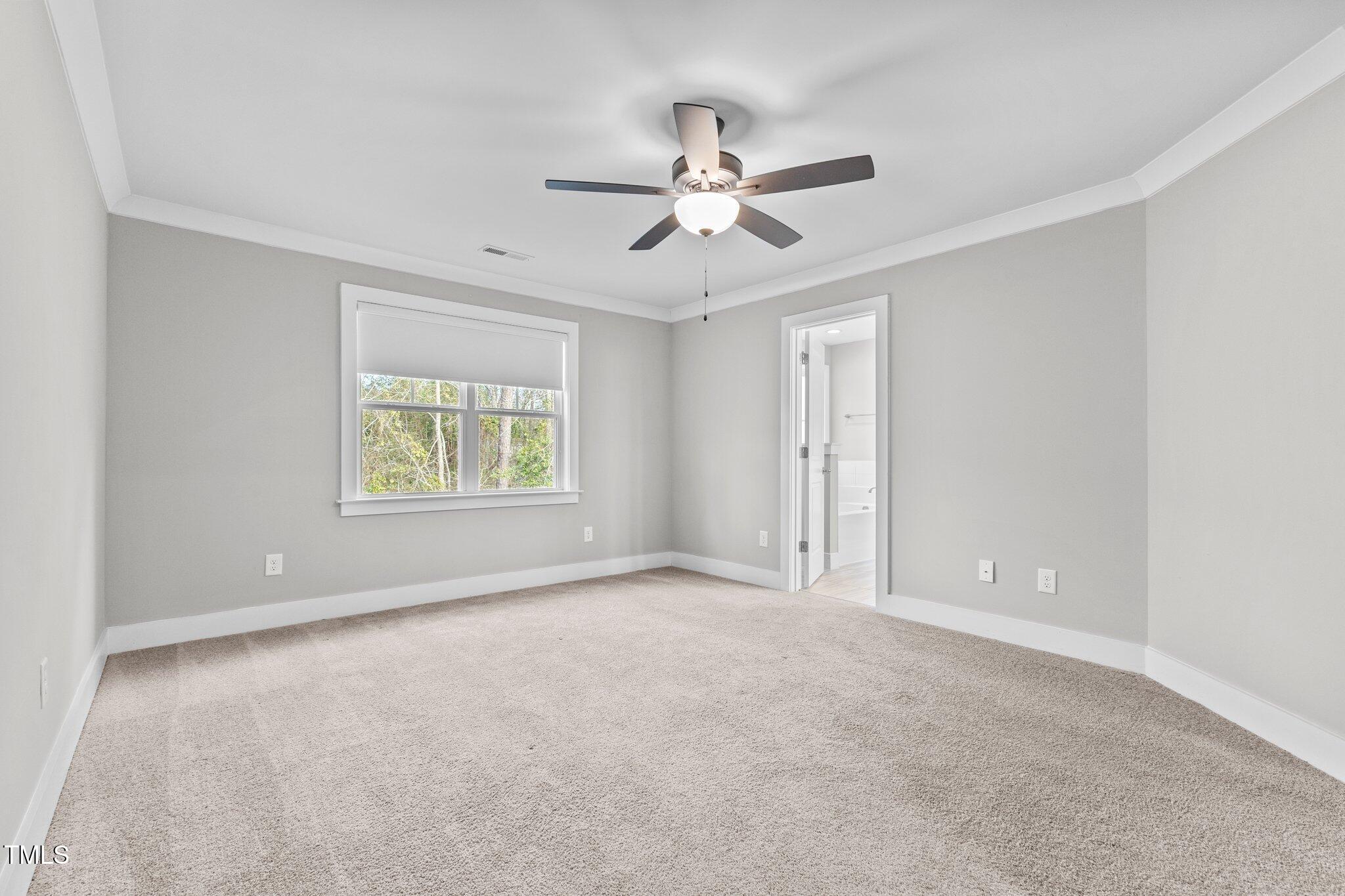 104 Spruce Hollow Circle Property Photo 8
