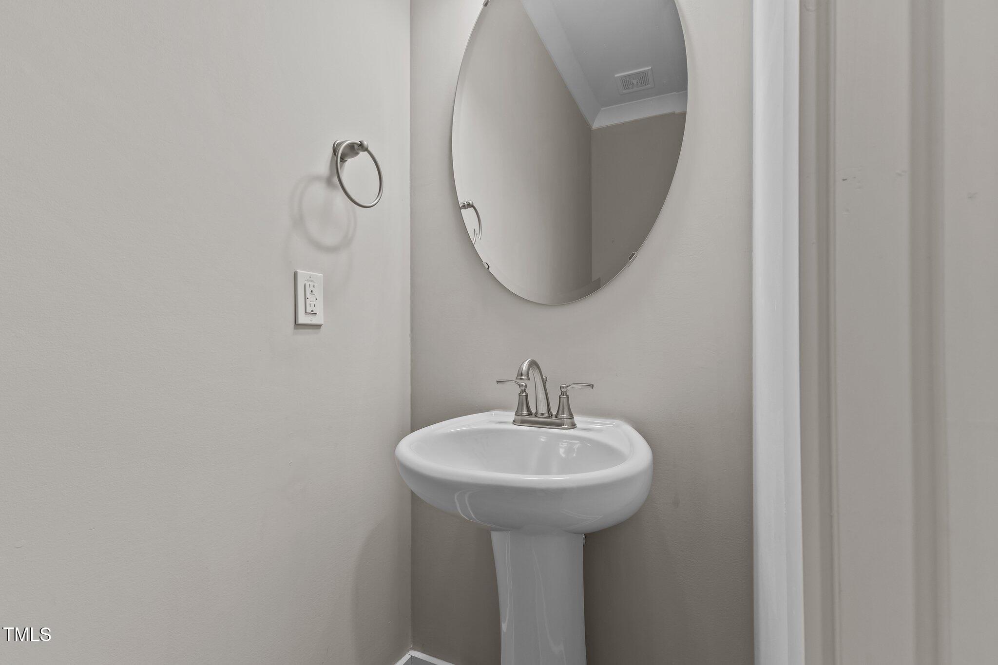 104 Spruce Hollow Circle Property Photo 19
