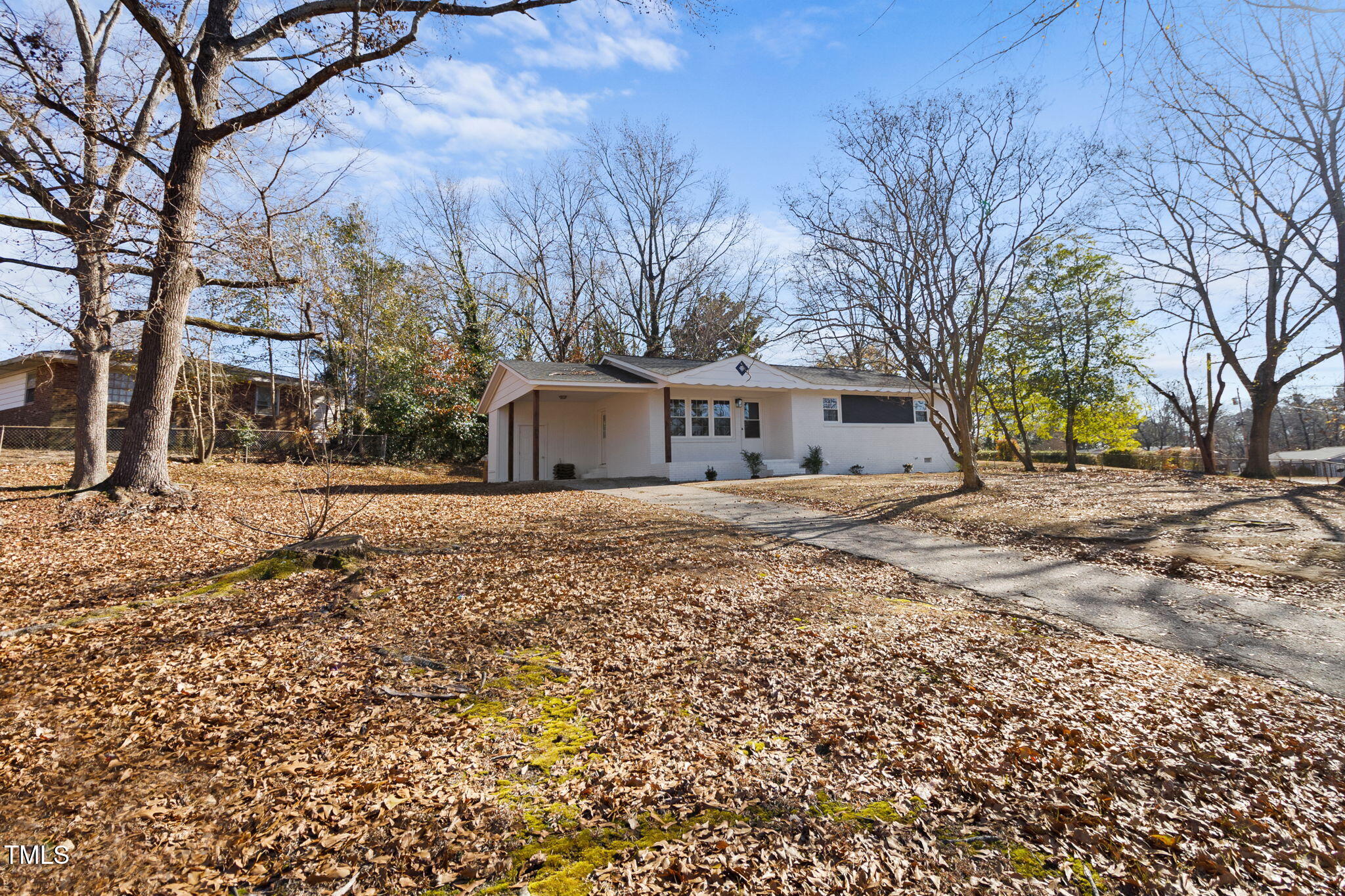 425 Lansdowne Road Property Photo 3