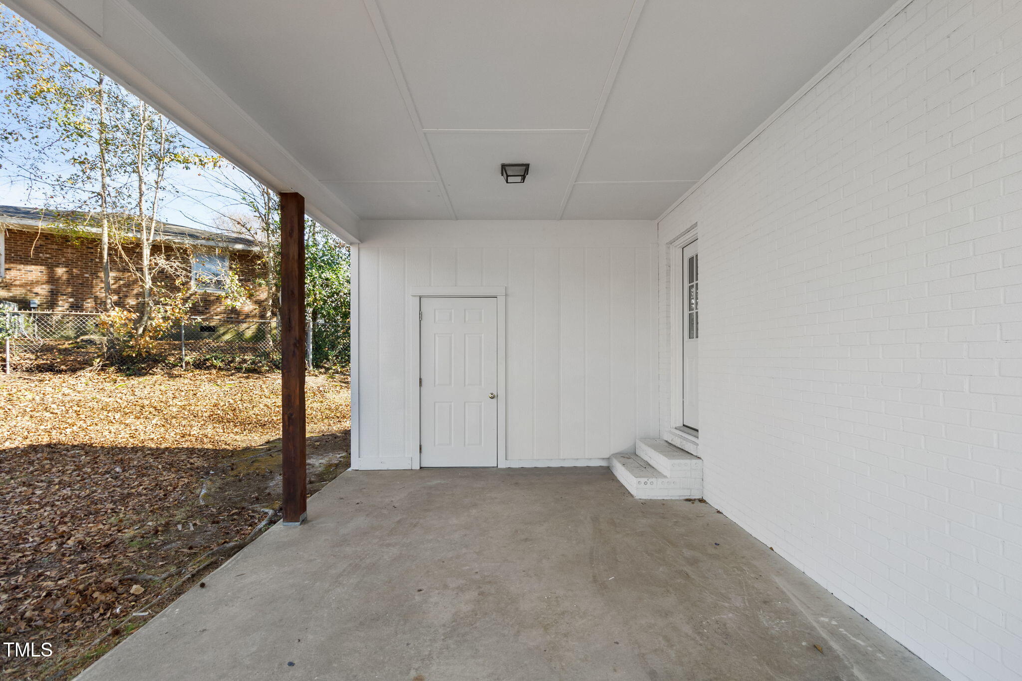 425 Lansdowne Road Property Photo 5