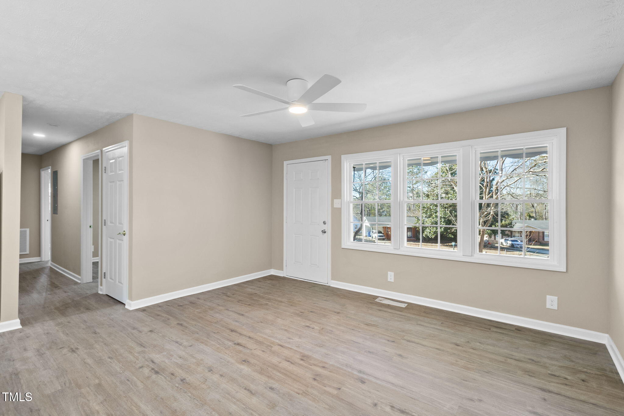 425 Lansdowne Road Property Photo 7