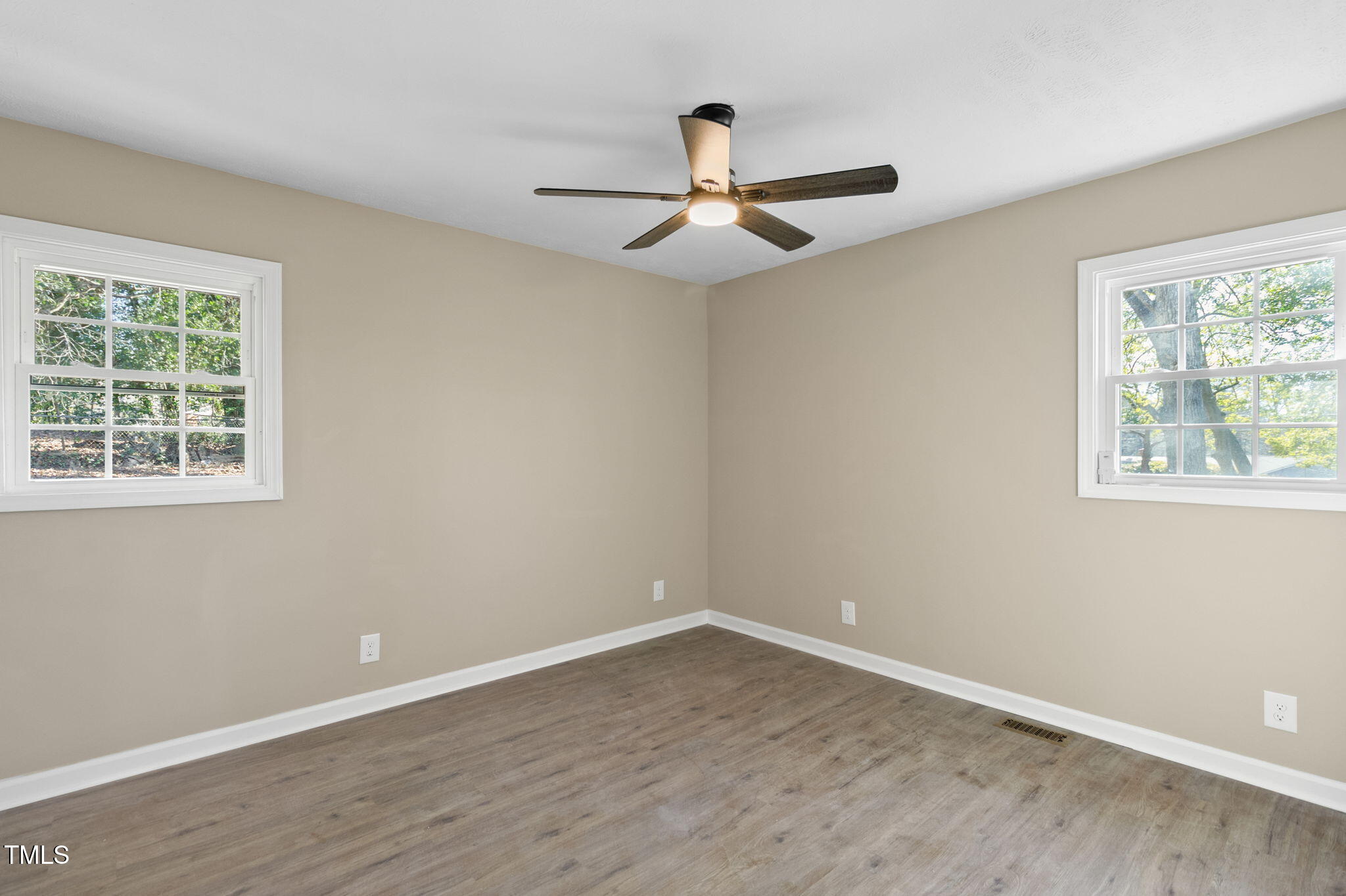 425 Lansdowne Road Property Photo 14