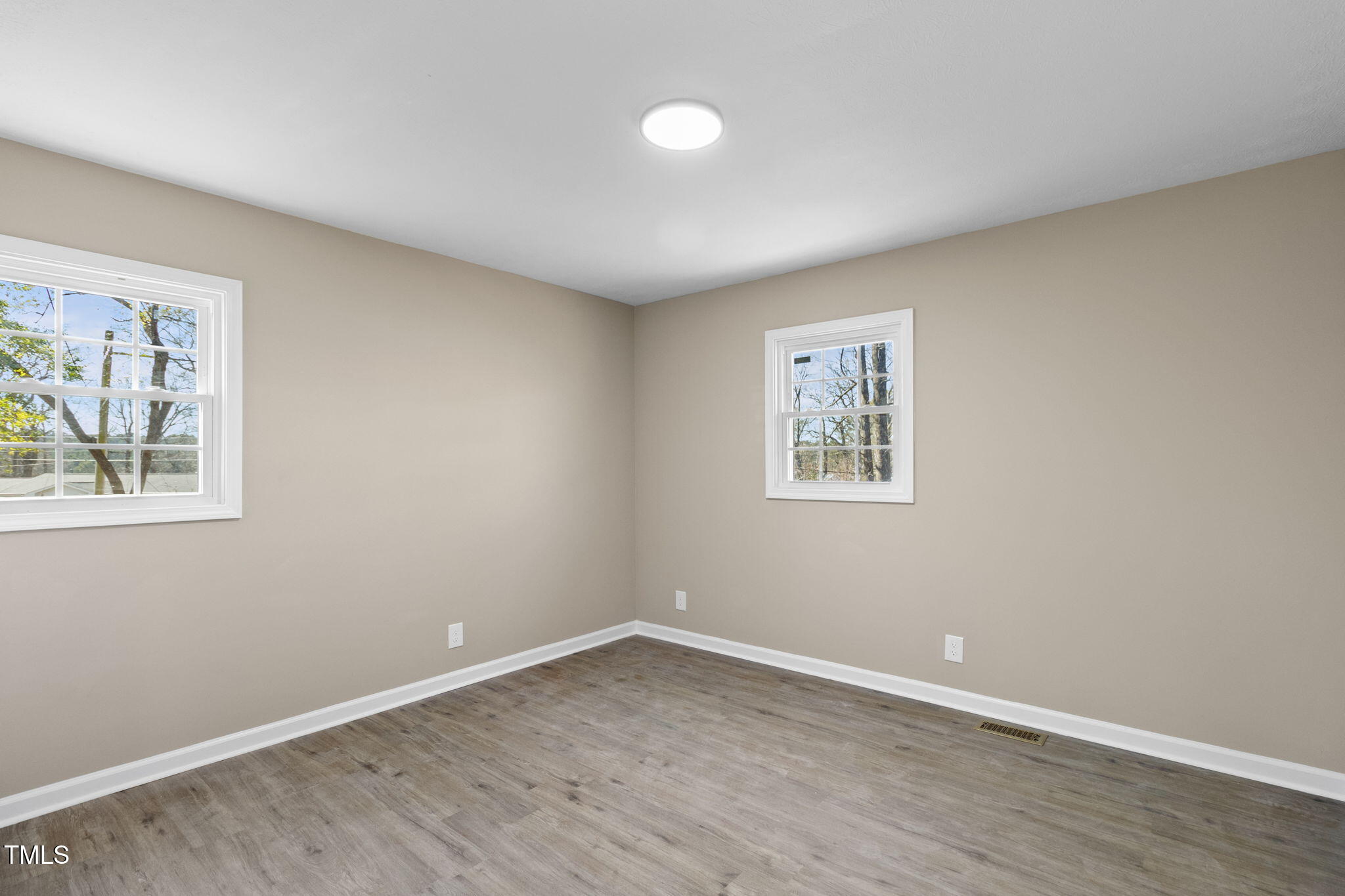 425 Lansdowne Road Property Photo 20
