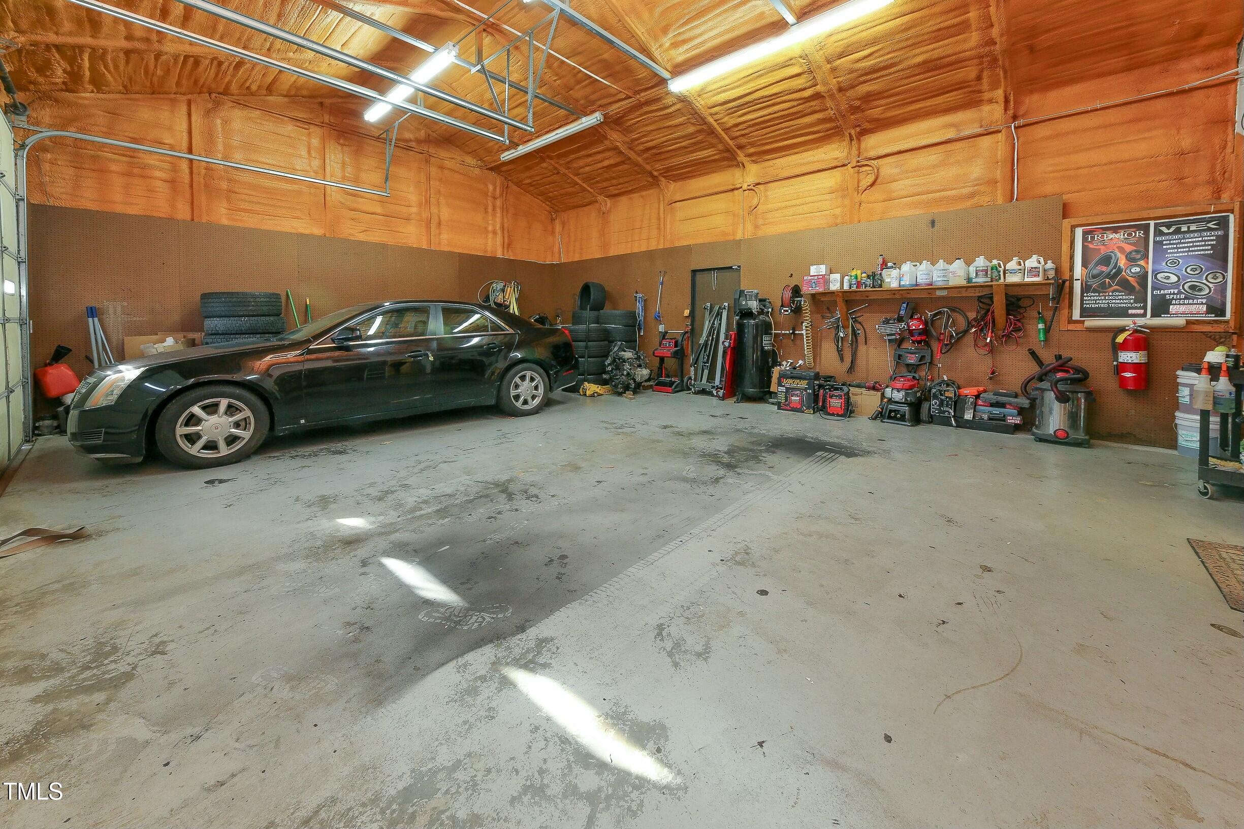 1331 N Road Street Property Photo 6