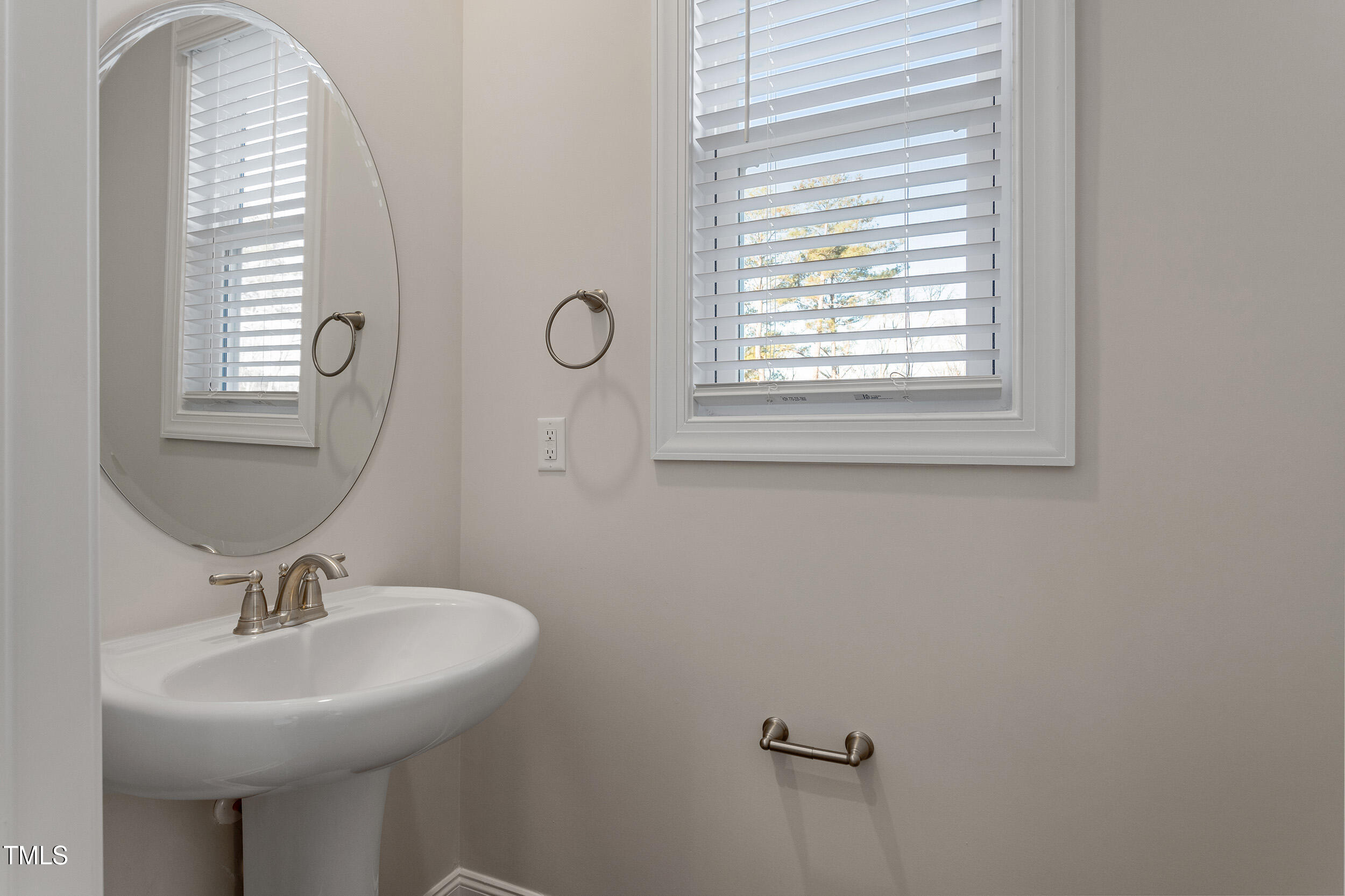 5302 River Reach Drive Property Photo 12