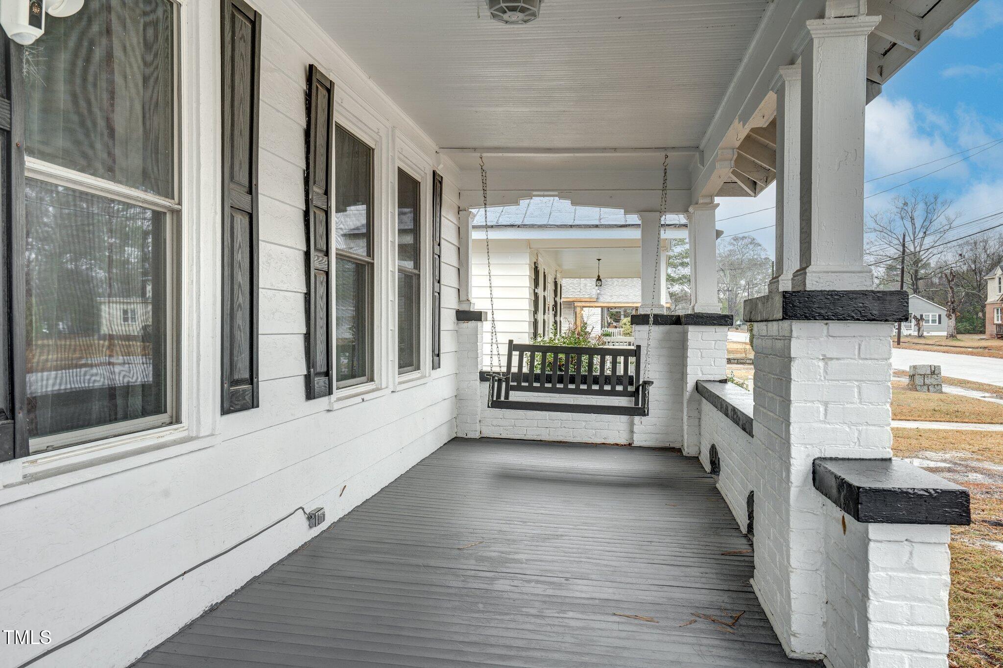 1001 Sunset Avenue Property Photo 2