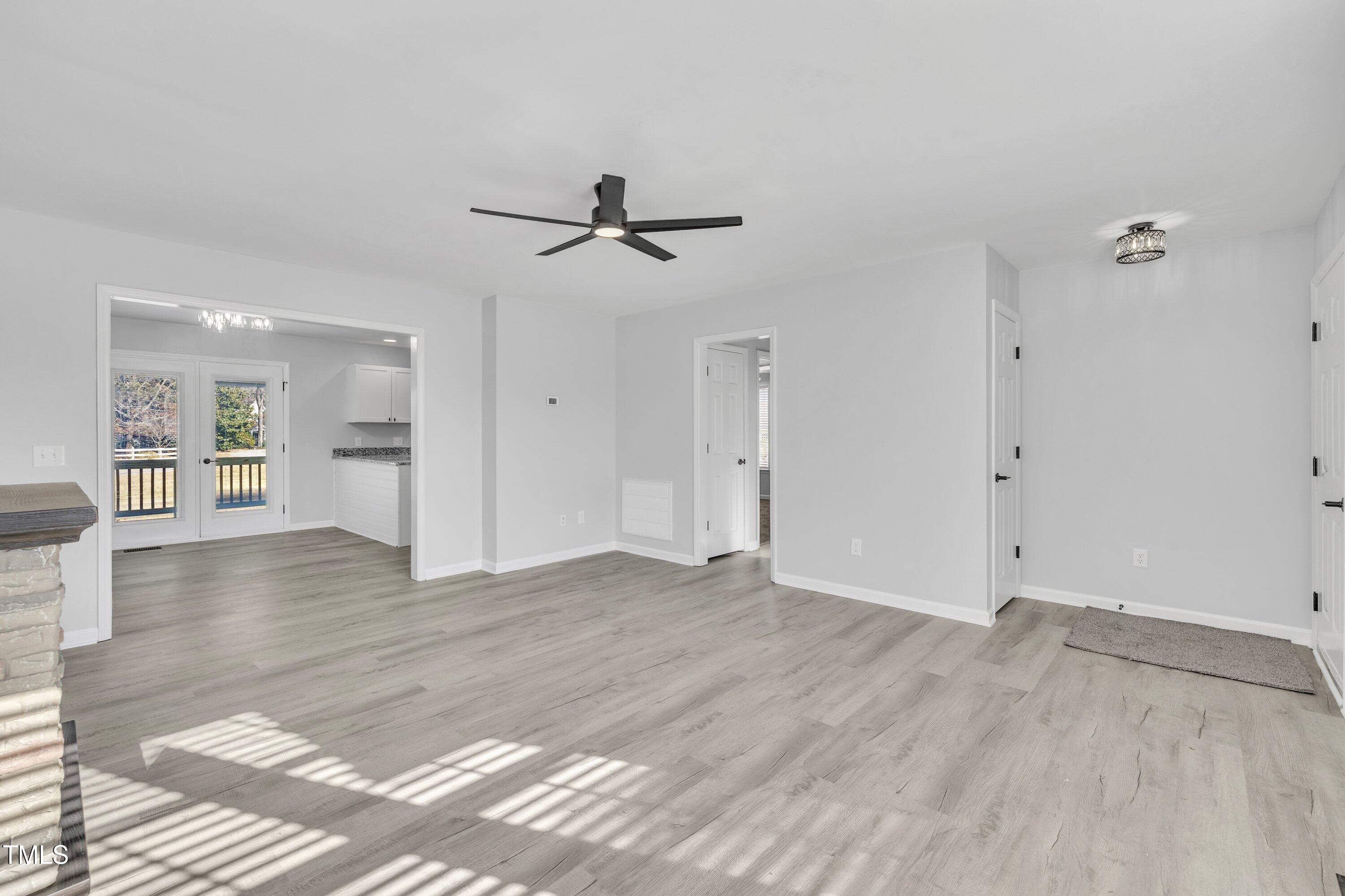 3901 La Varra Drive Property Photo 12