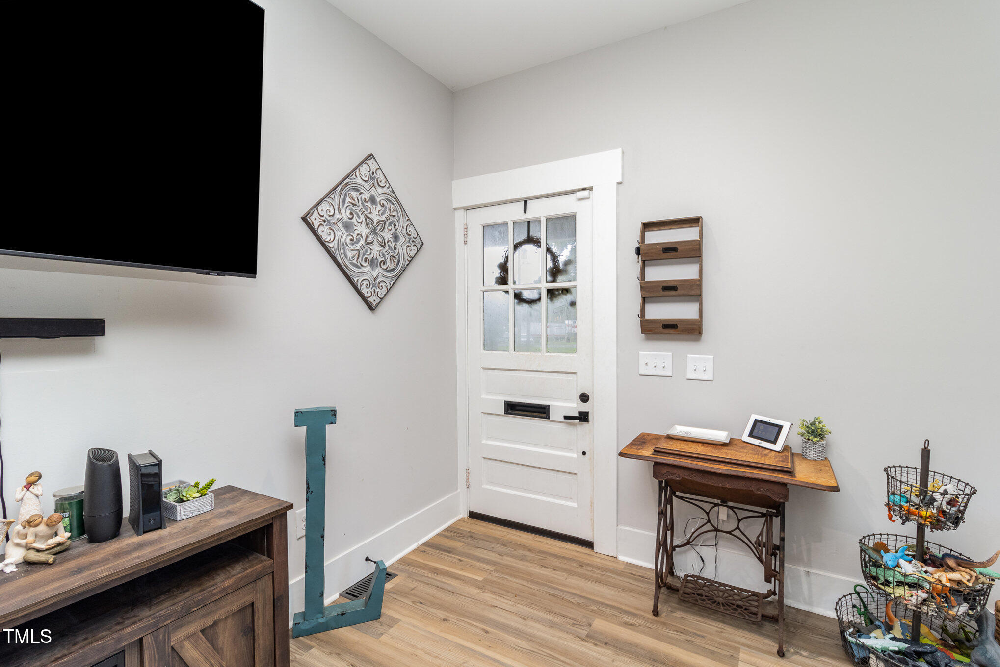1006 W Broad Street Property Photo 5