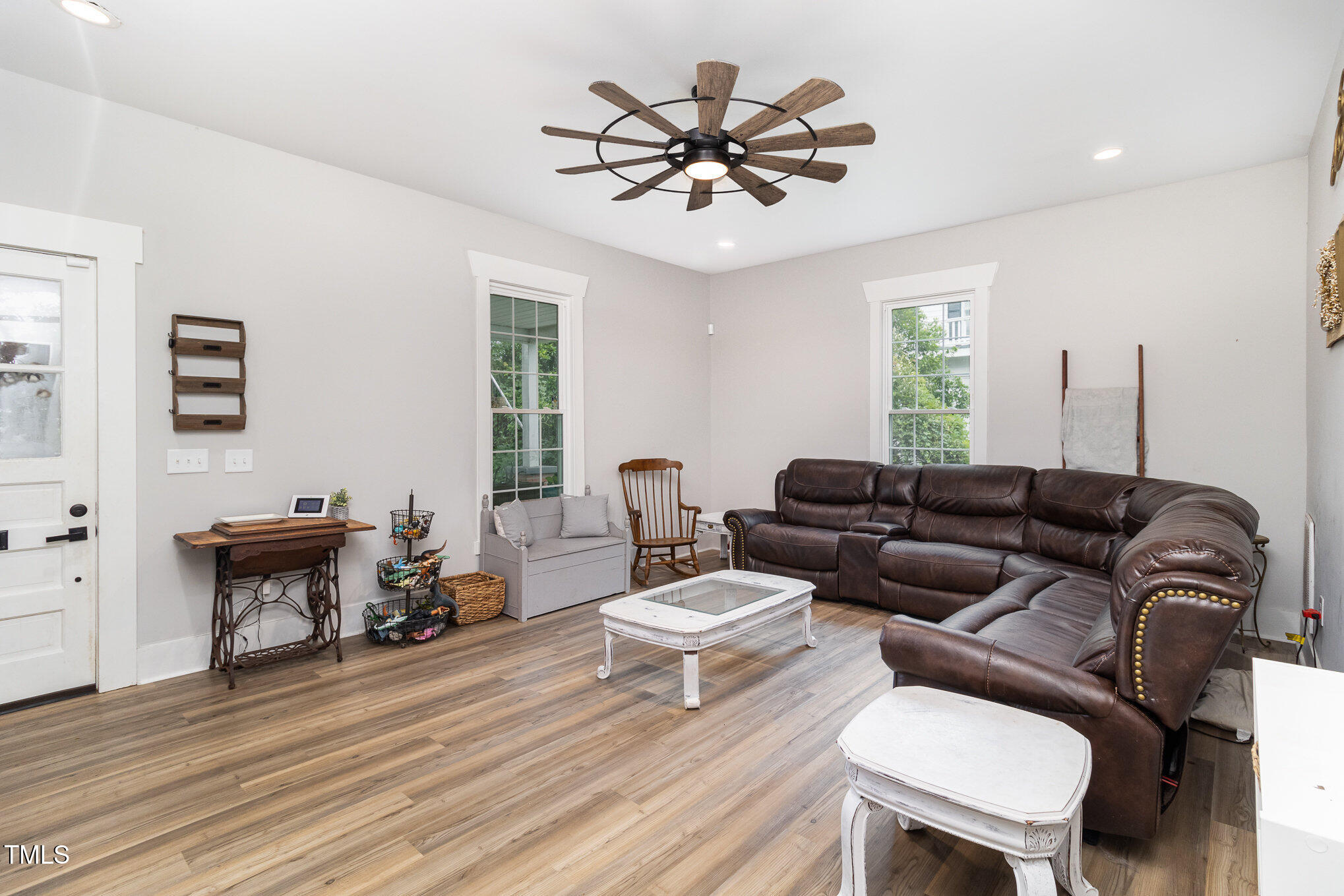 1006 W Broad Street Property Photo 6