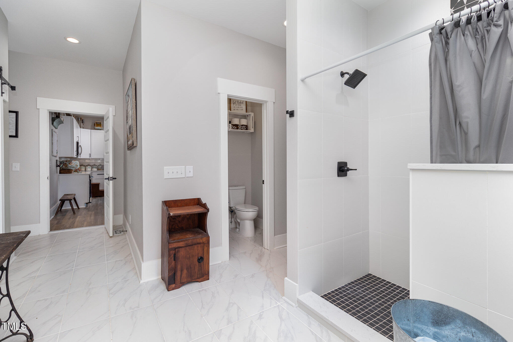1006 W Broad Street Property Photo 20