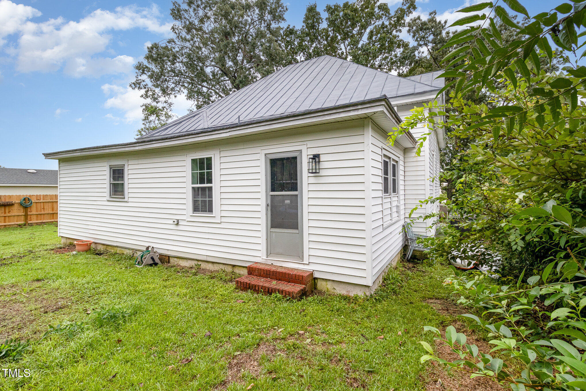 1006 W Broad Street Property Photo 29
