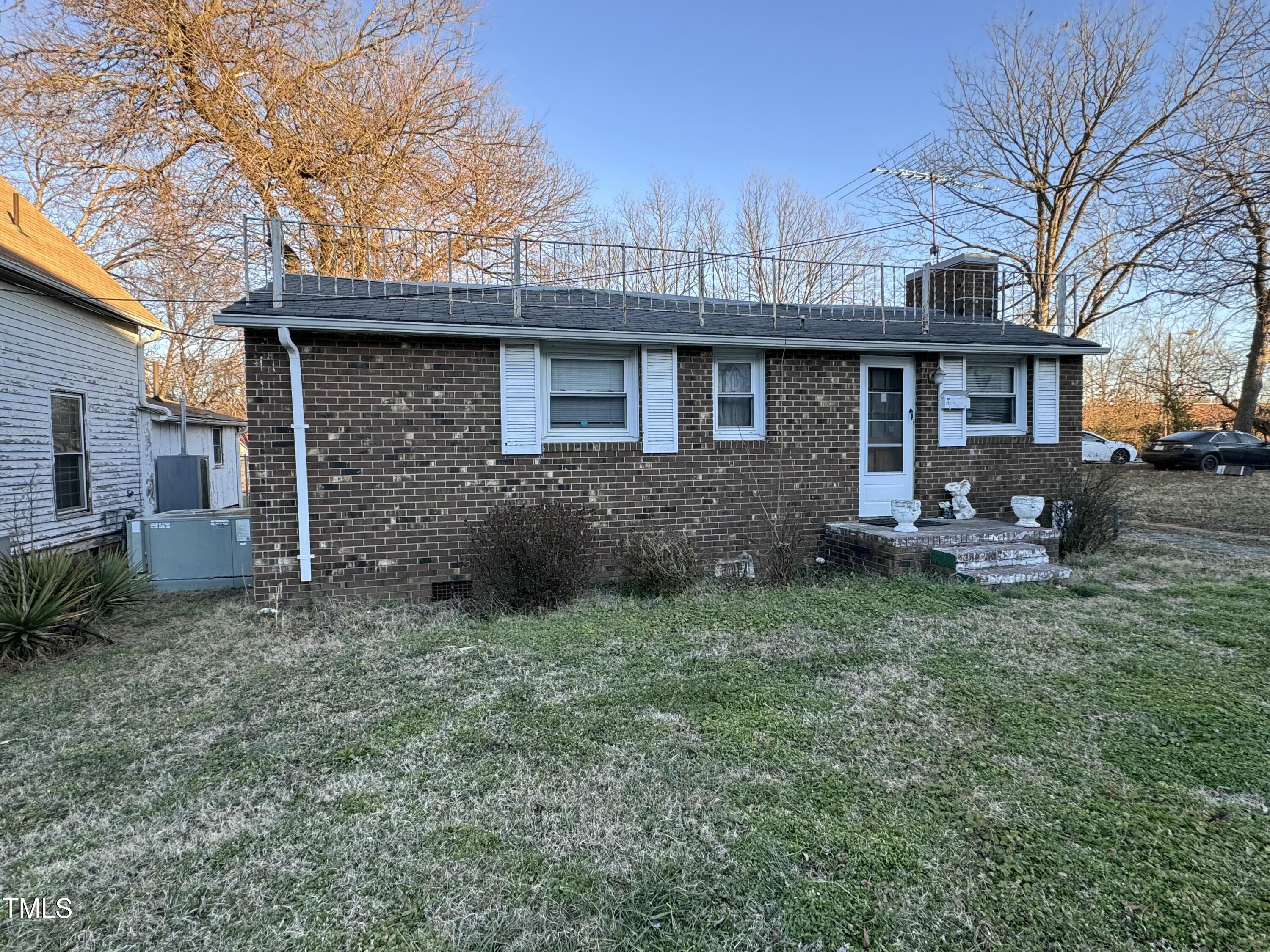 205 Elmira Street Property Photo